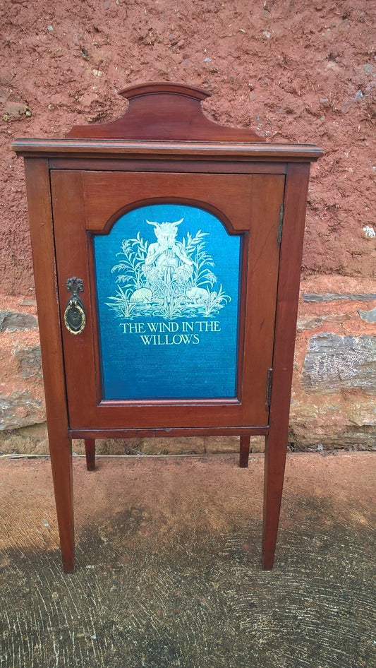 Stunning Vintage Bedside Cabinet Or Lamp Table