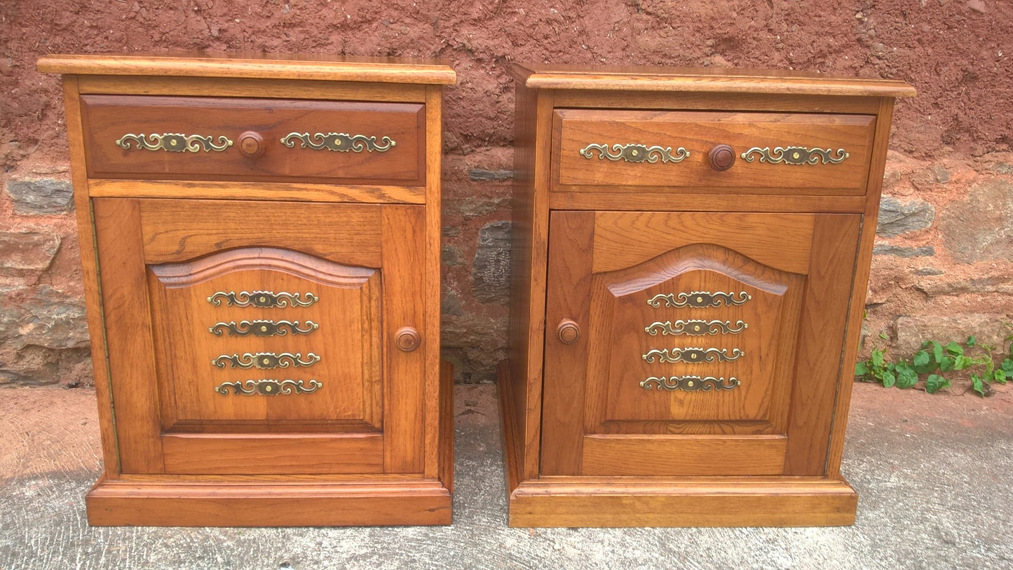 Pair Of Bedside Cabinets / Vintage Bedside Tables / Pair Lamp Tables