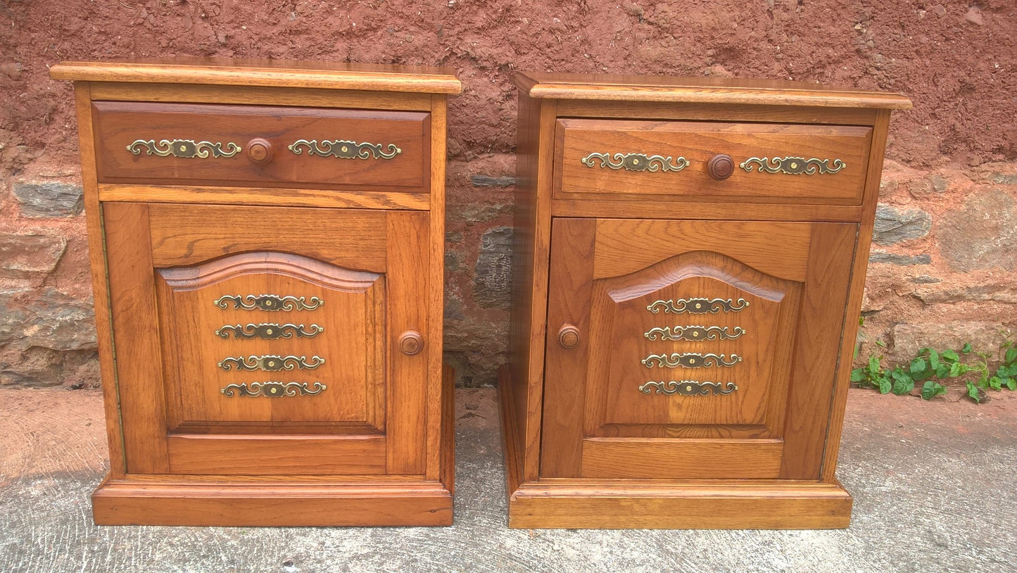 Pair Of Bedside Cabinets / Vintage Bedside Tables / Pair Lamp Tables