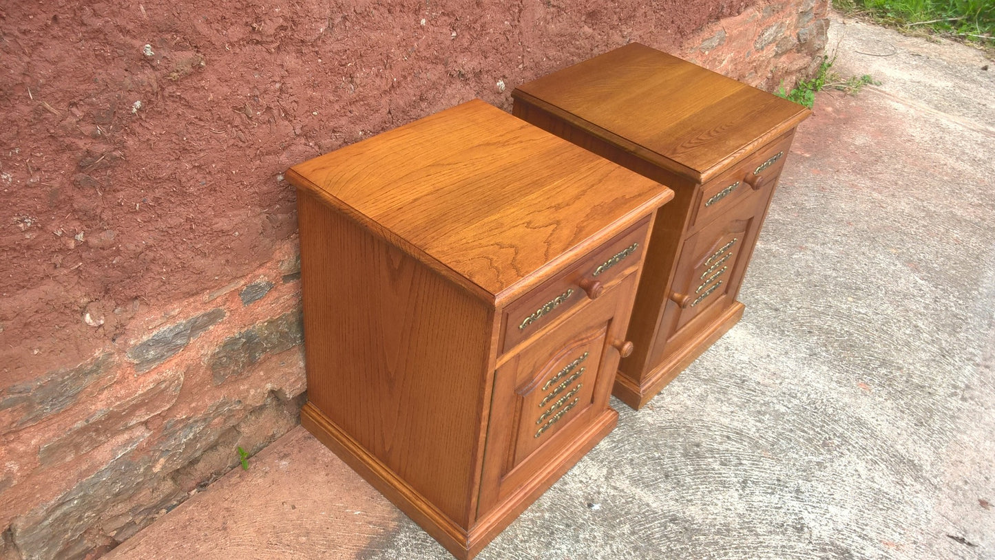 Pair Of Bedside Cabinets / Vintage Bedside Tables / Pair Lamp Tables