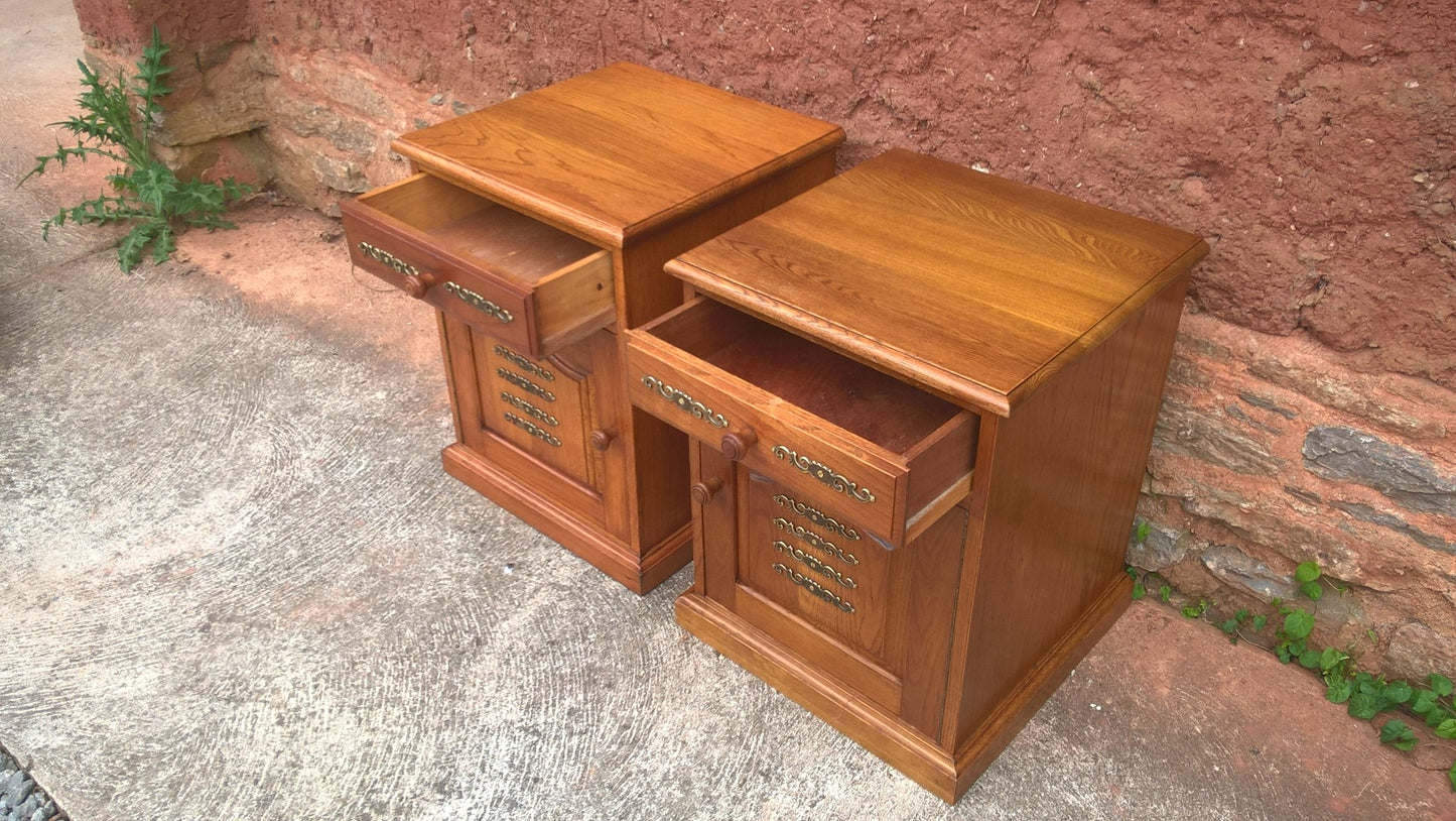 Pair Of Bedside Cabinets / Vintage Bedside Tables / Pair Lamp Tables