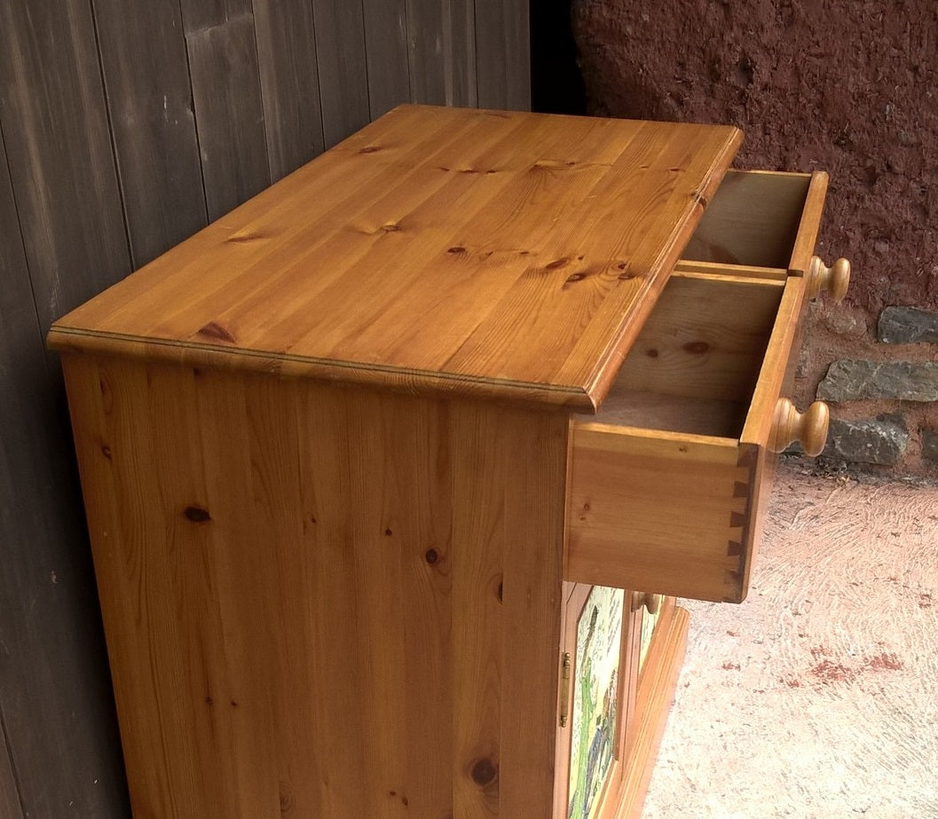 Vintage Pine Sideboard / Drinks Cabinet / Media Cabinet