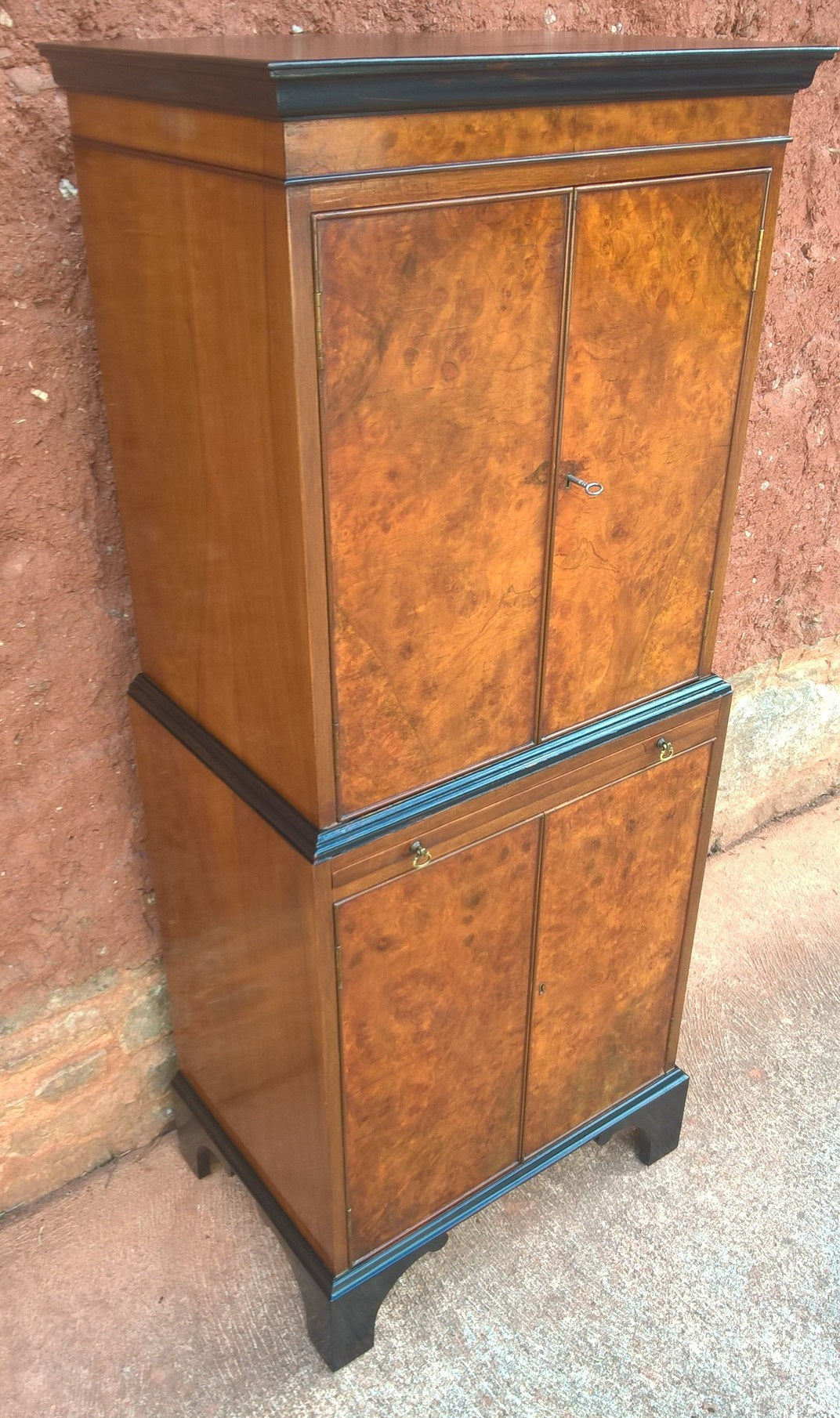 Stunning Burr Walnut Drinks Cabinet / Vintage Cocktail Cabinet