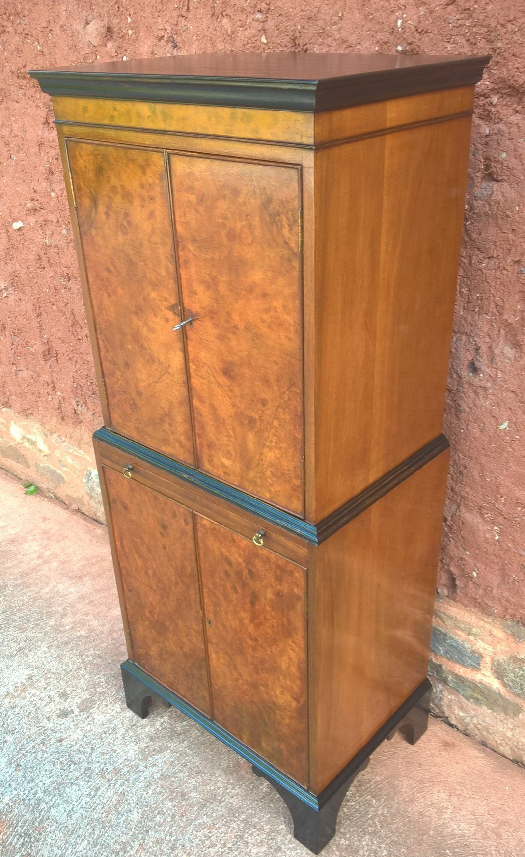 Stunning Burr Walnut Drinks Cabinet / Vintage Cocktail Cabinet