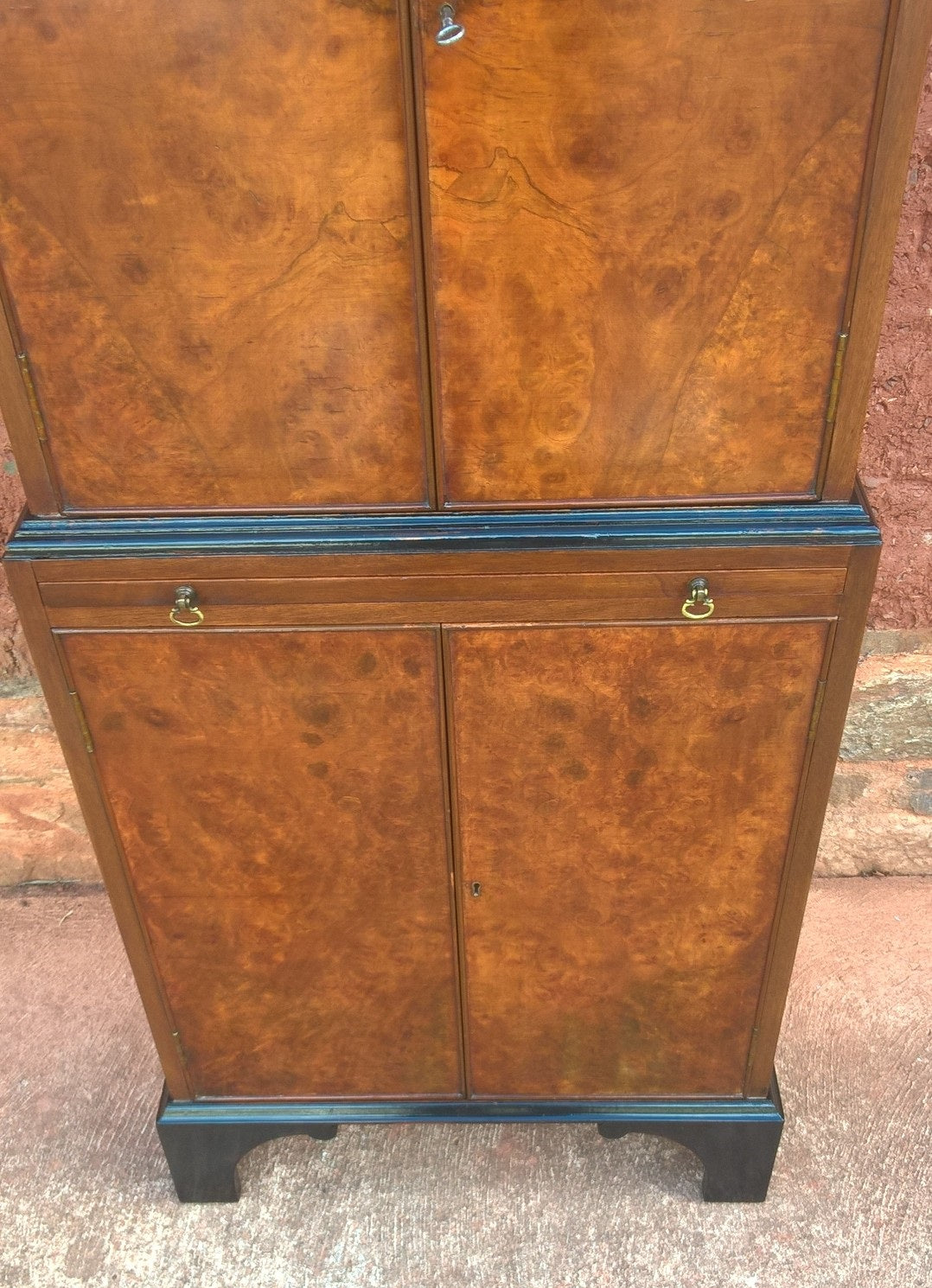 Stunning Burr Walnut Drinks Cabinet / Vintage Cocktail Cabinet
