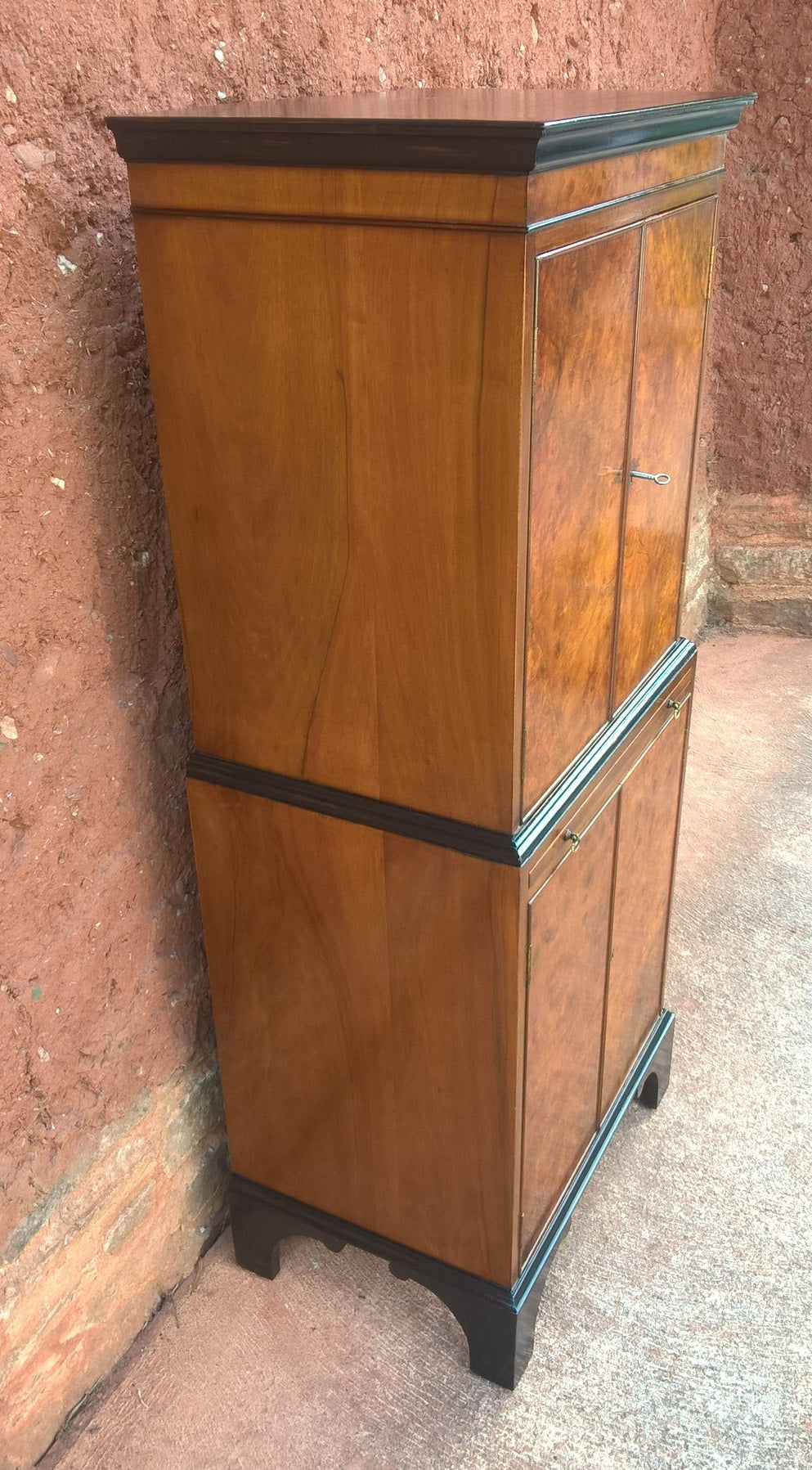 Stunning Burr Walnut Drinks Cabinet / Vintage Cocktail Cabinet
