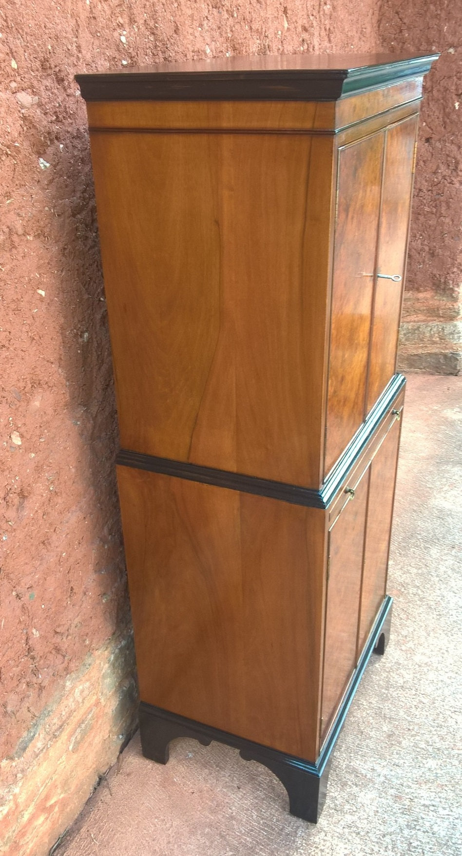 Stunning Burr Walnut Drinks Cabinet / Vintage Cocktail Cabinet