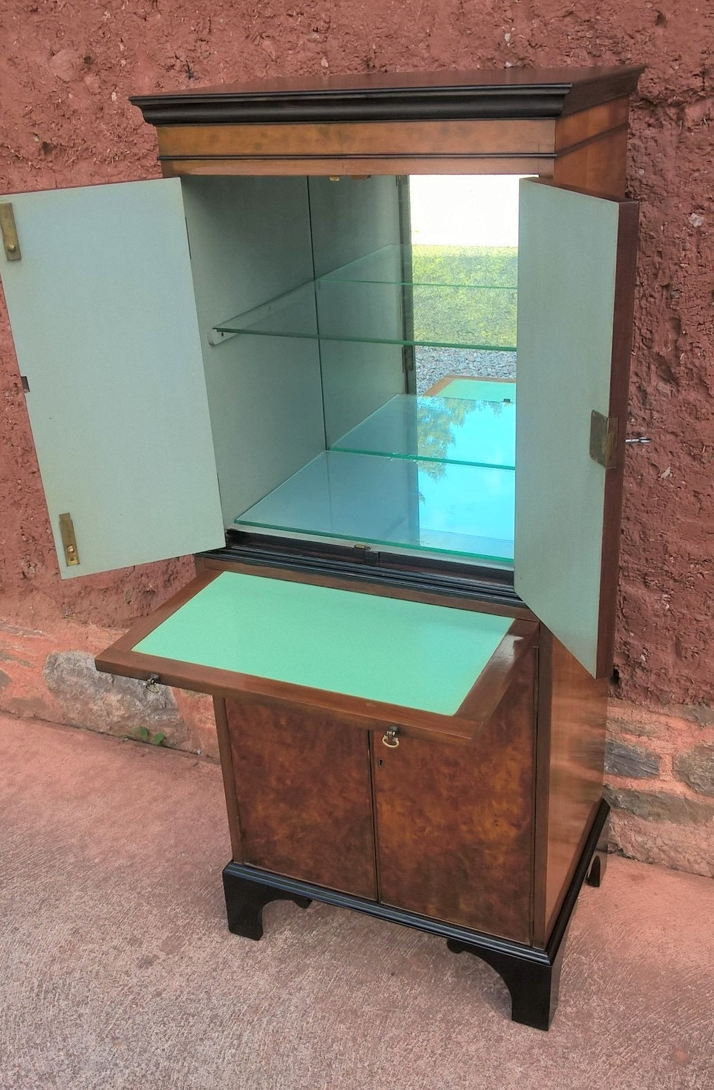 Stunning Burr Walnut Drinks Cabinet / Vintage Cocktail Cabinet