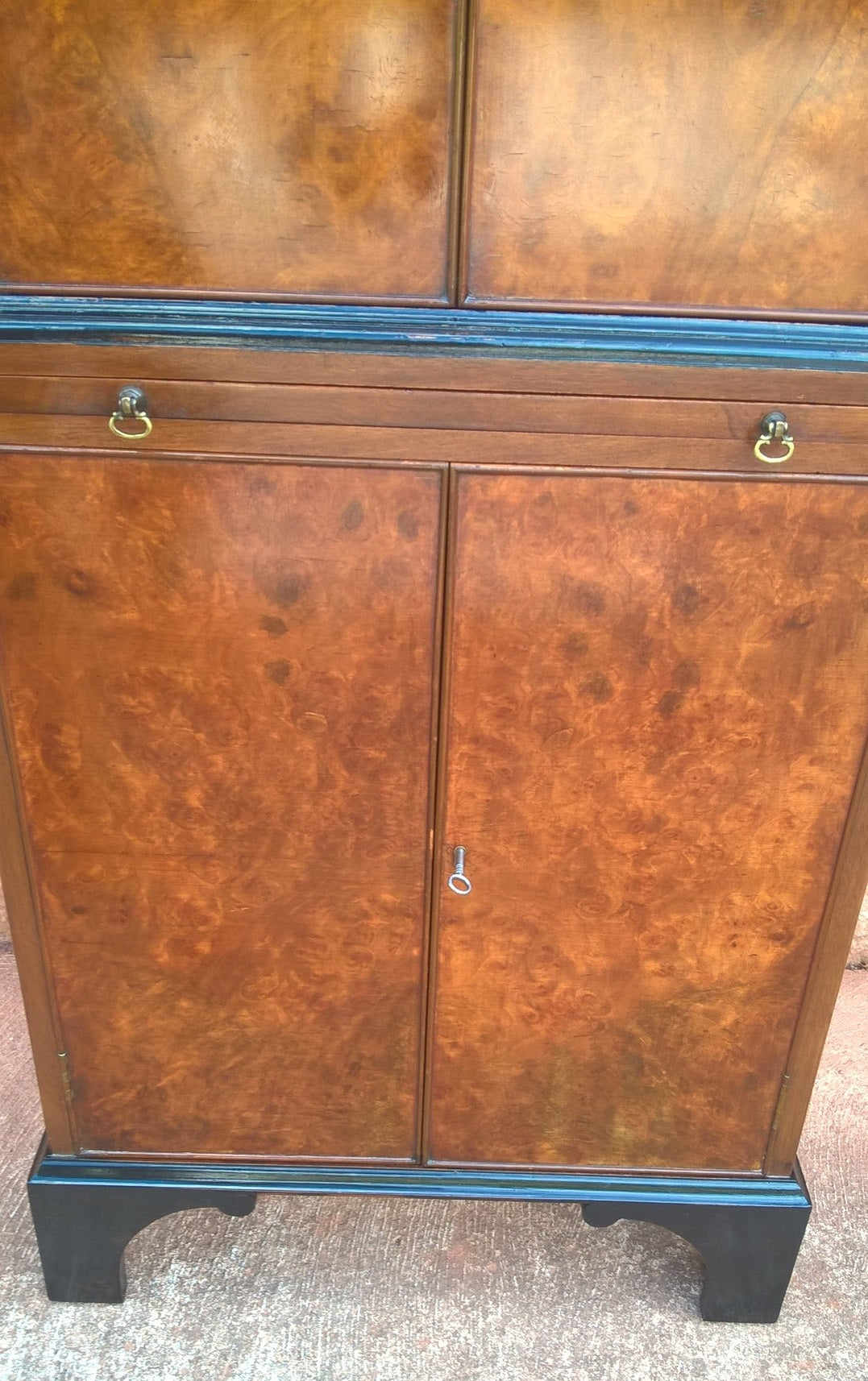 Stunning Burr Walnut Drinks Cabinet / Vintage Cocktail Cabinet