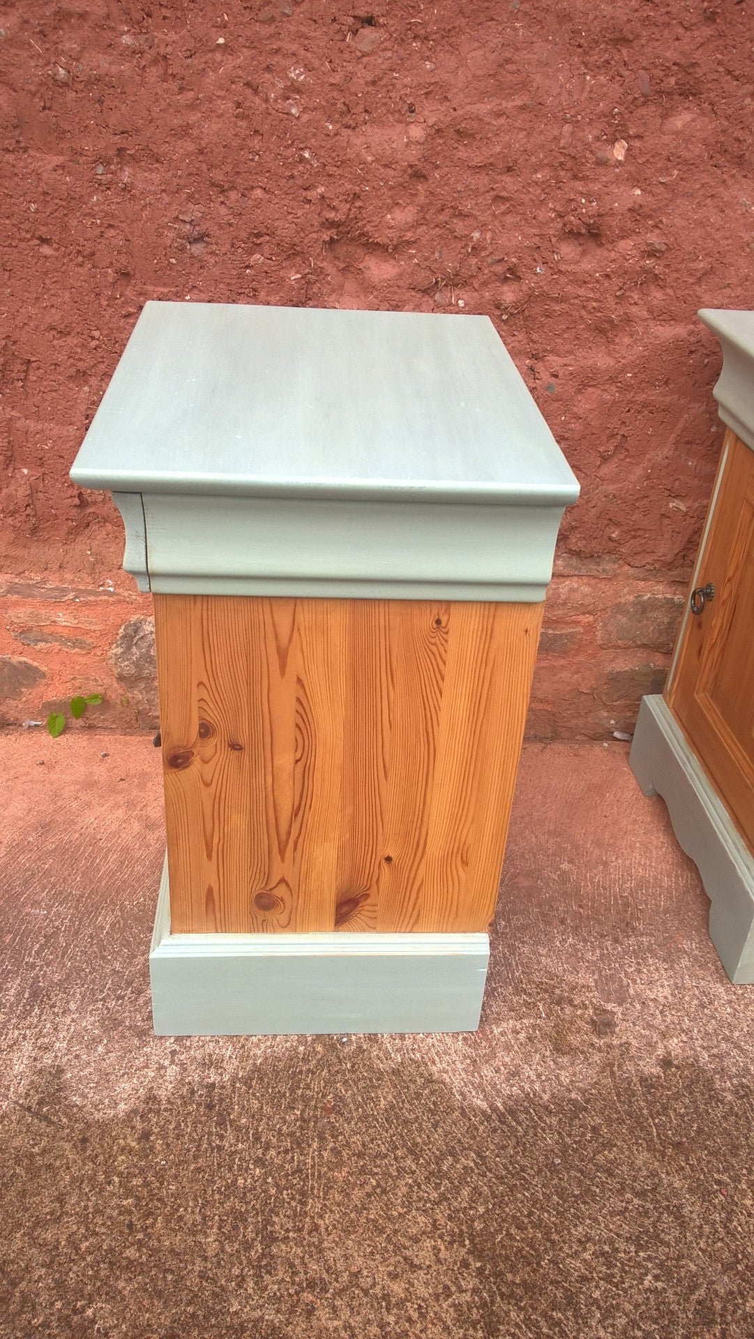 Attractive Pair Of Vintage Bedside Cabinets
