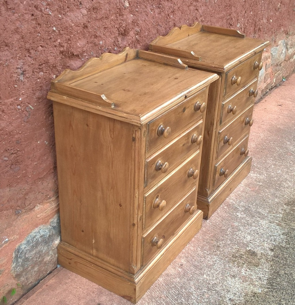 Lovely Pair Of Antique Style Pine Bedside Chests