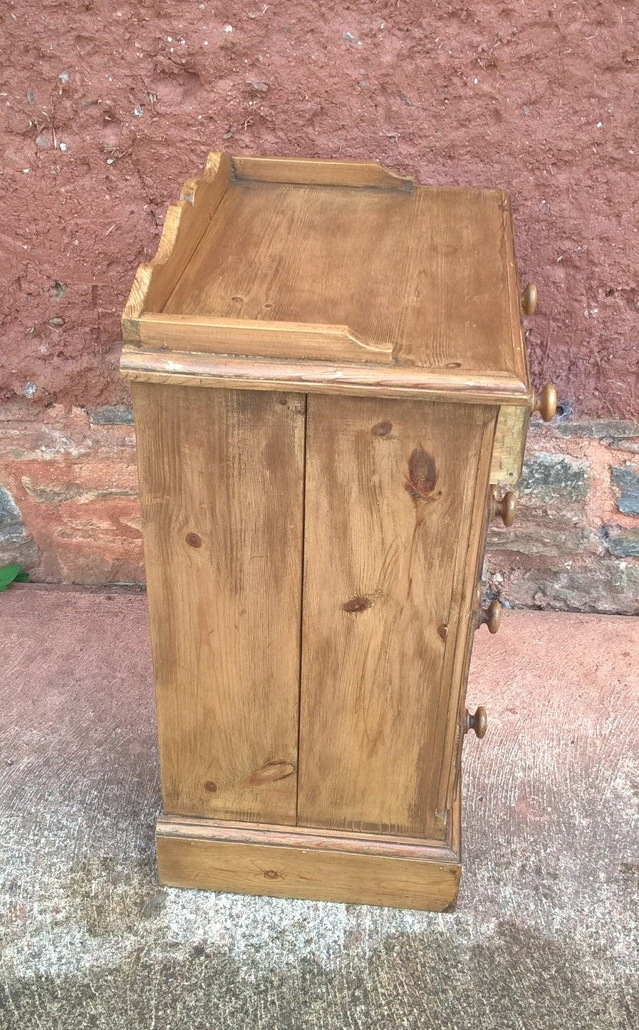 Lovely Pair Of Antique Style Pine Bedside Chests