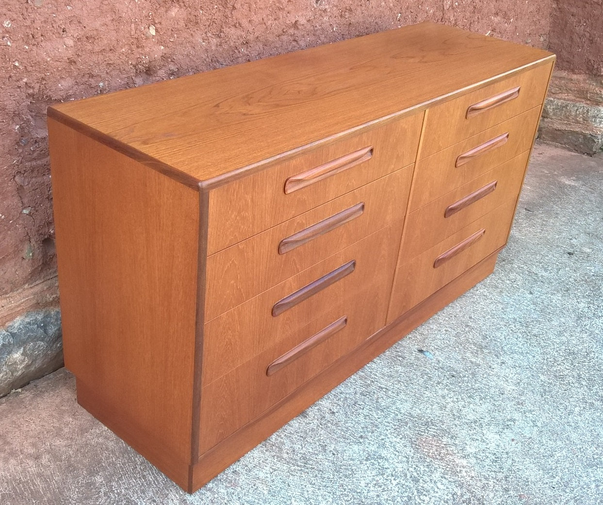 Retro Teak Chest Of Drawers By G Plan / Teak Chest of 8 Drawers