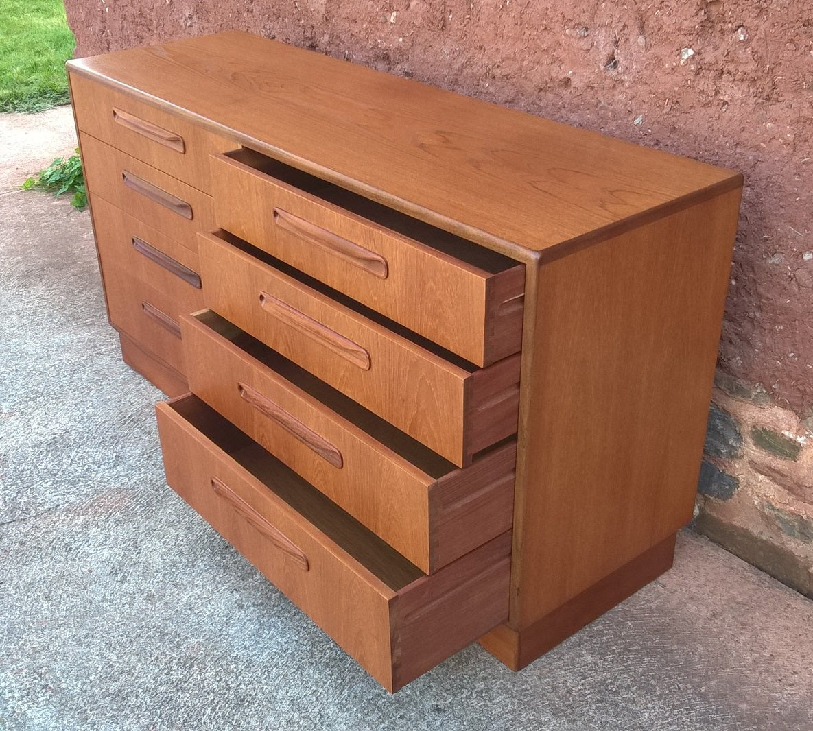 Retro Teak Chest Of Drawers By G Plan / Teak Chest of 8 Drawers