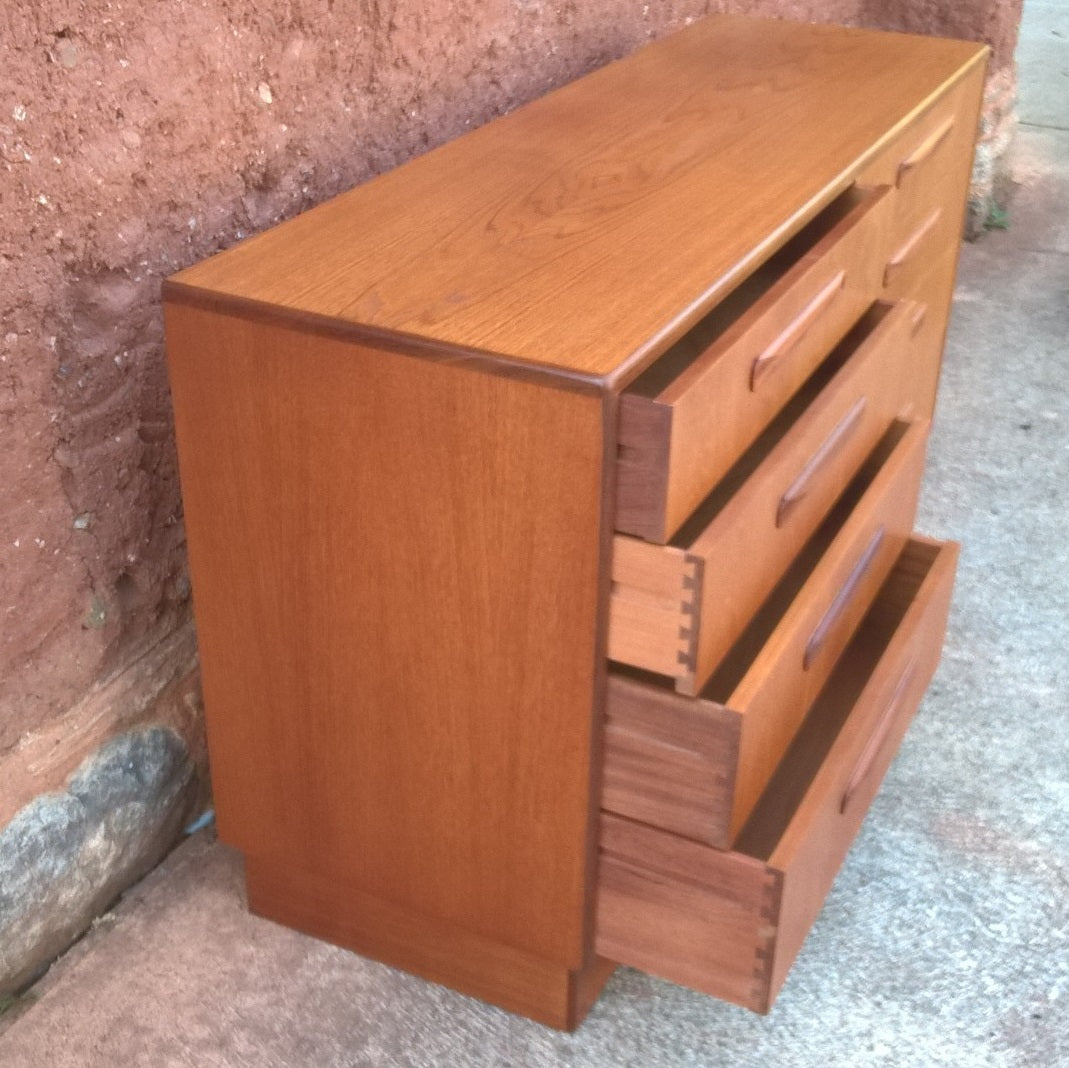 Retro Teak Chest Of Drawers By G Plan / Teak Chest of 8 Drawers