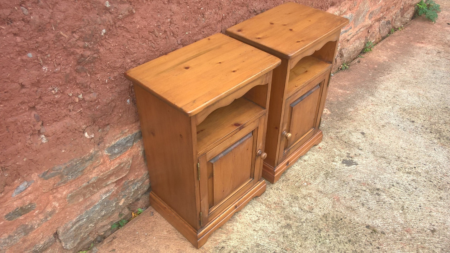Pair Of Pine Bedside Cabinets / Solid Pine Pot Cupboards