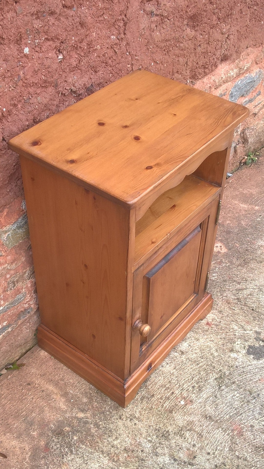 Pair Of Pine Bedside Cabinets / Solid Pine Pot Cupboards