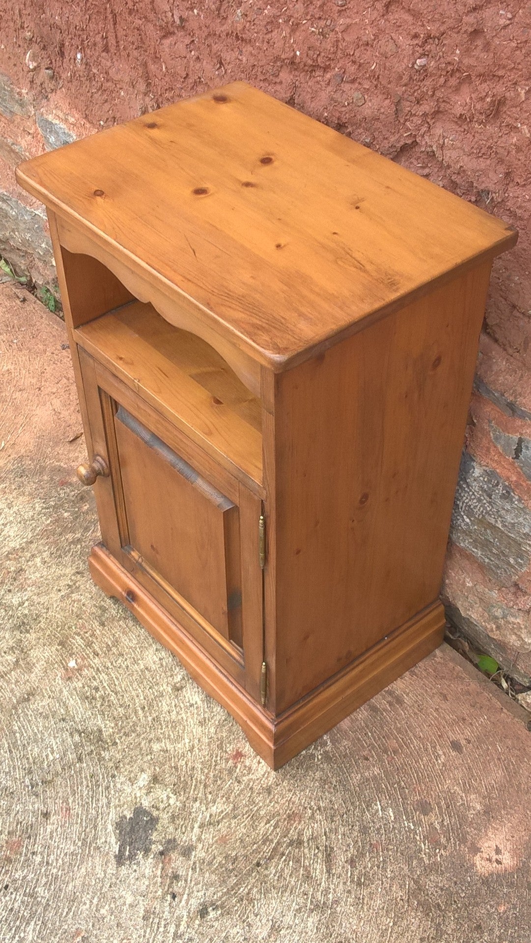 Pair Of Pine Bedside Cabinets / Solid Pine Pot Cupboards