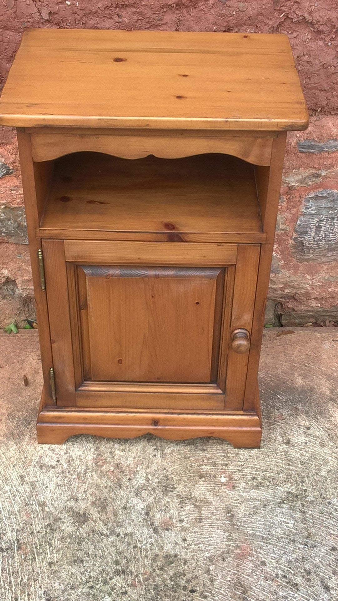 Pair Of Pine Bedside Cabinets / Solid Pine Pot Cupboards