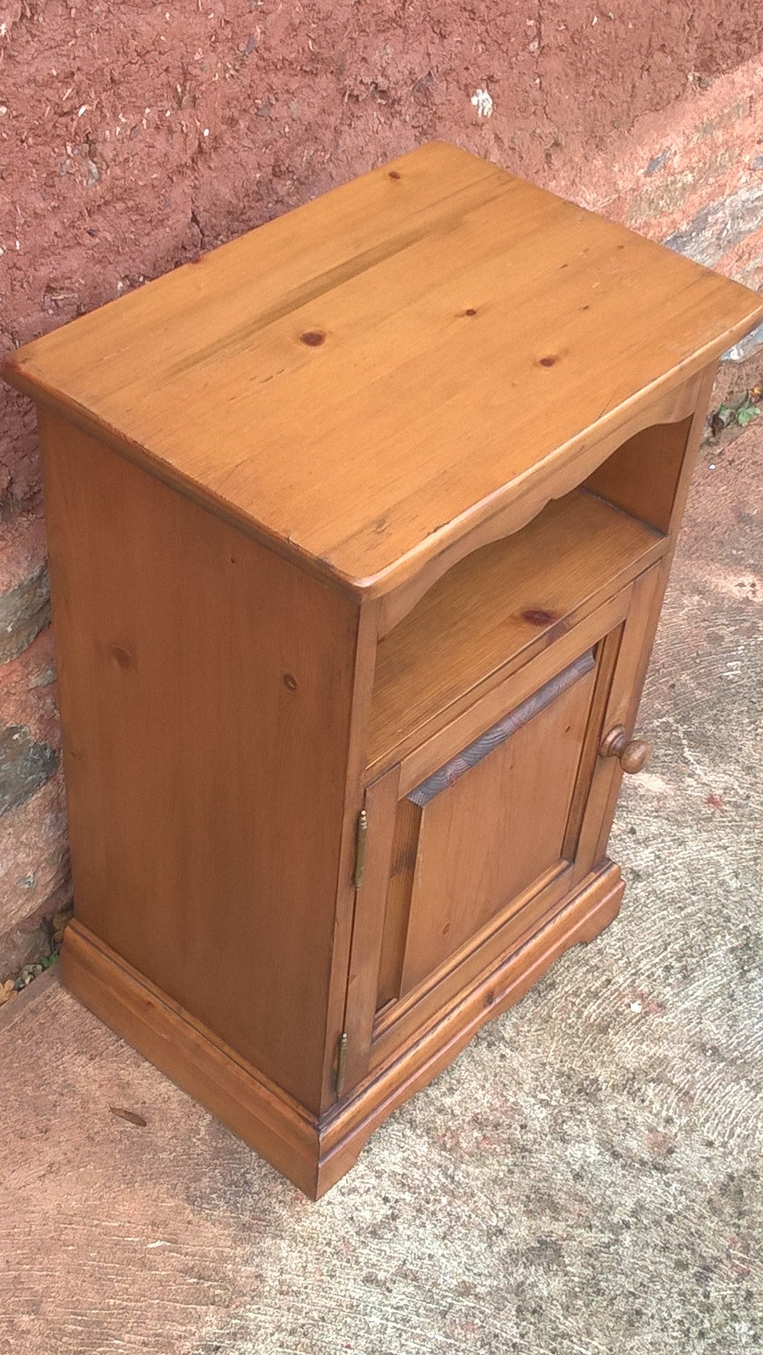 Pair Of Pine Bedside Cabinets / Solid Pine Pot Cupboards