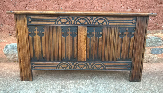 Carved Oak Vintage Coffer / Vintage Blanket Box / Oak Chest