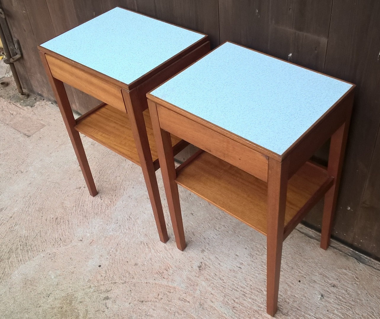 A PAIR OF TEAK RETRO BEDSIDE TABLES - RETRO LAMP TABLE