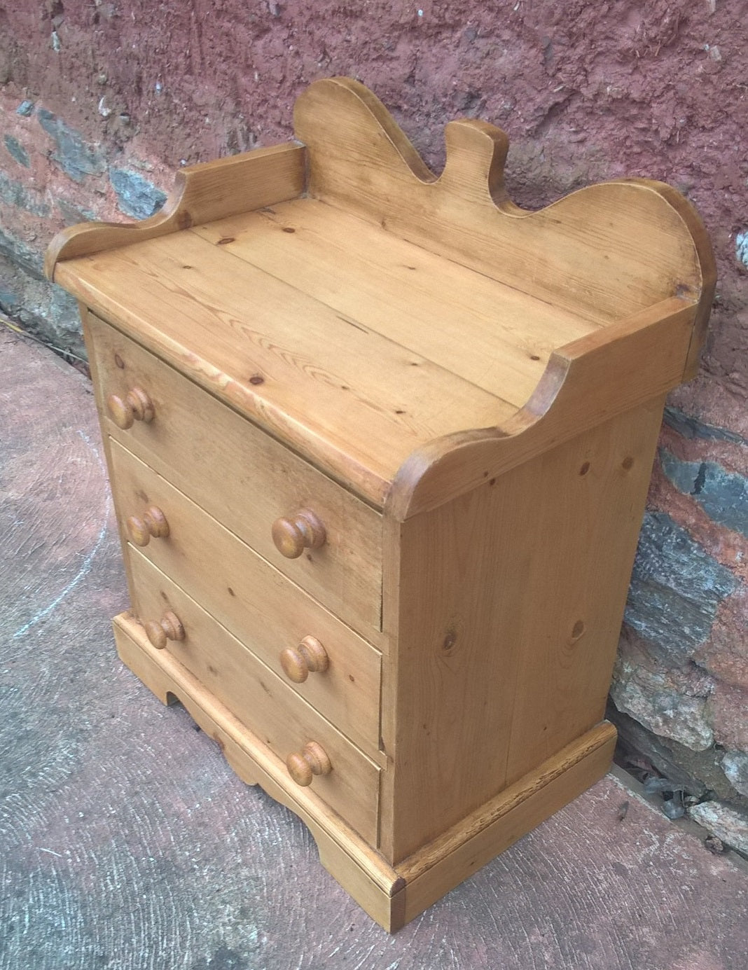 A Pair Of Gorgeous Pine Bedside Chests / Pair Vintage Pine Bedside Cabinets