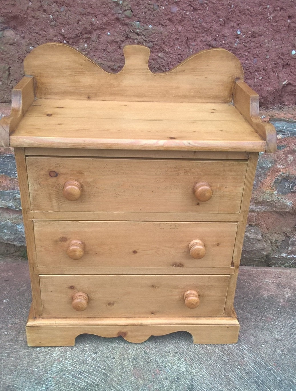 A Pair Of Gorgeous Pine Bedside Chests / Pair Vintage Pine Bedside Cabinets