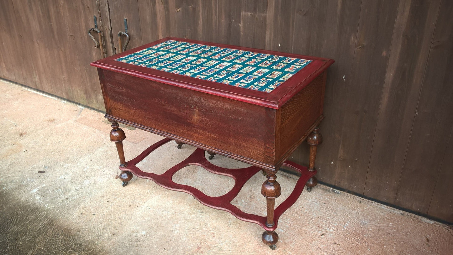 259....Stunning Vintage Desk / Jacobean Style Oak Desk / Jacobean Style Dressing Table ( SOLD )