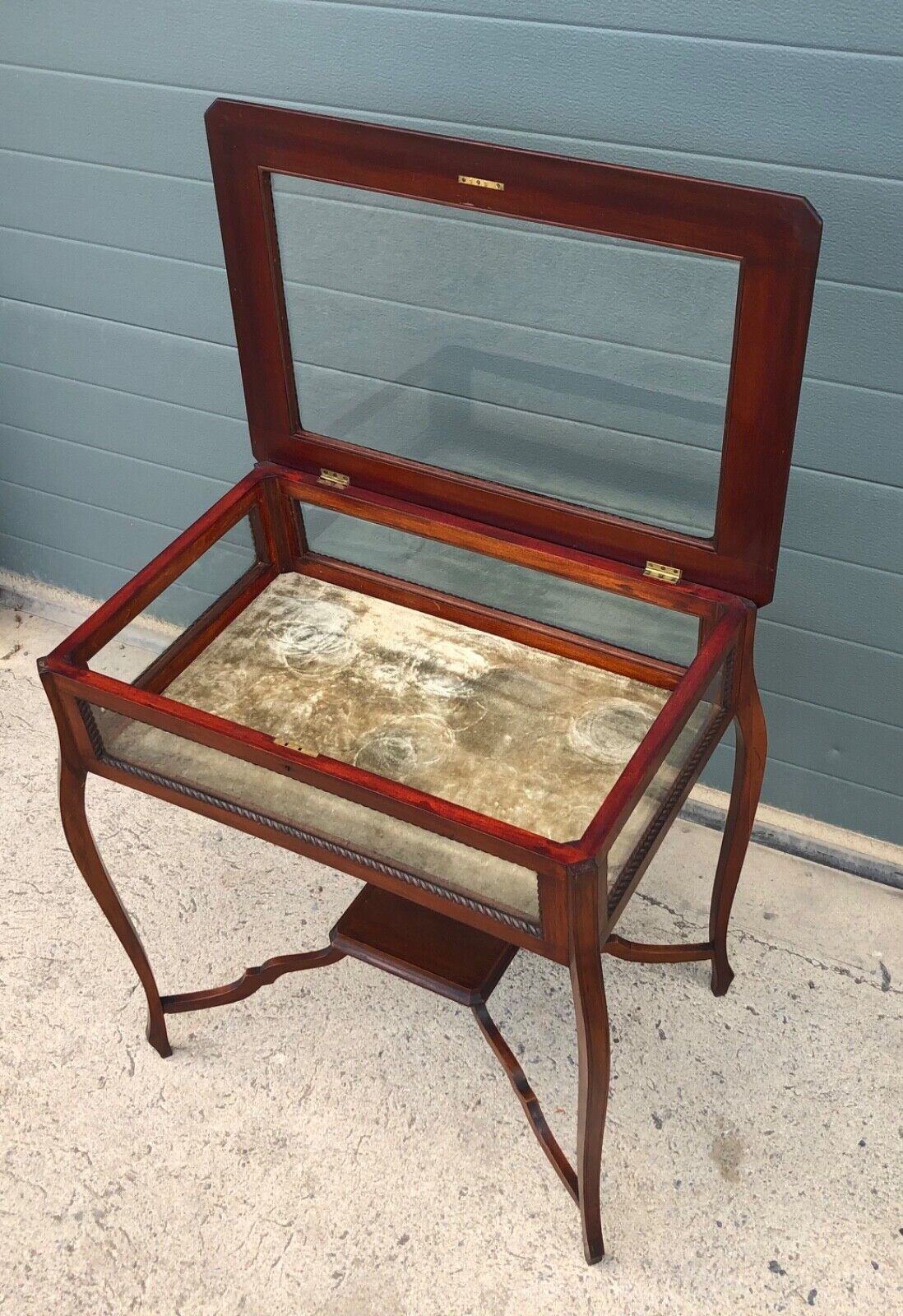 000928....Antique Bijouterie Table, Display Case ( sold )