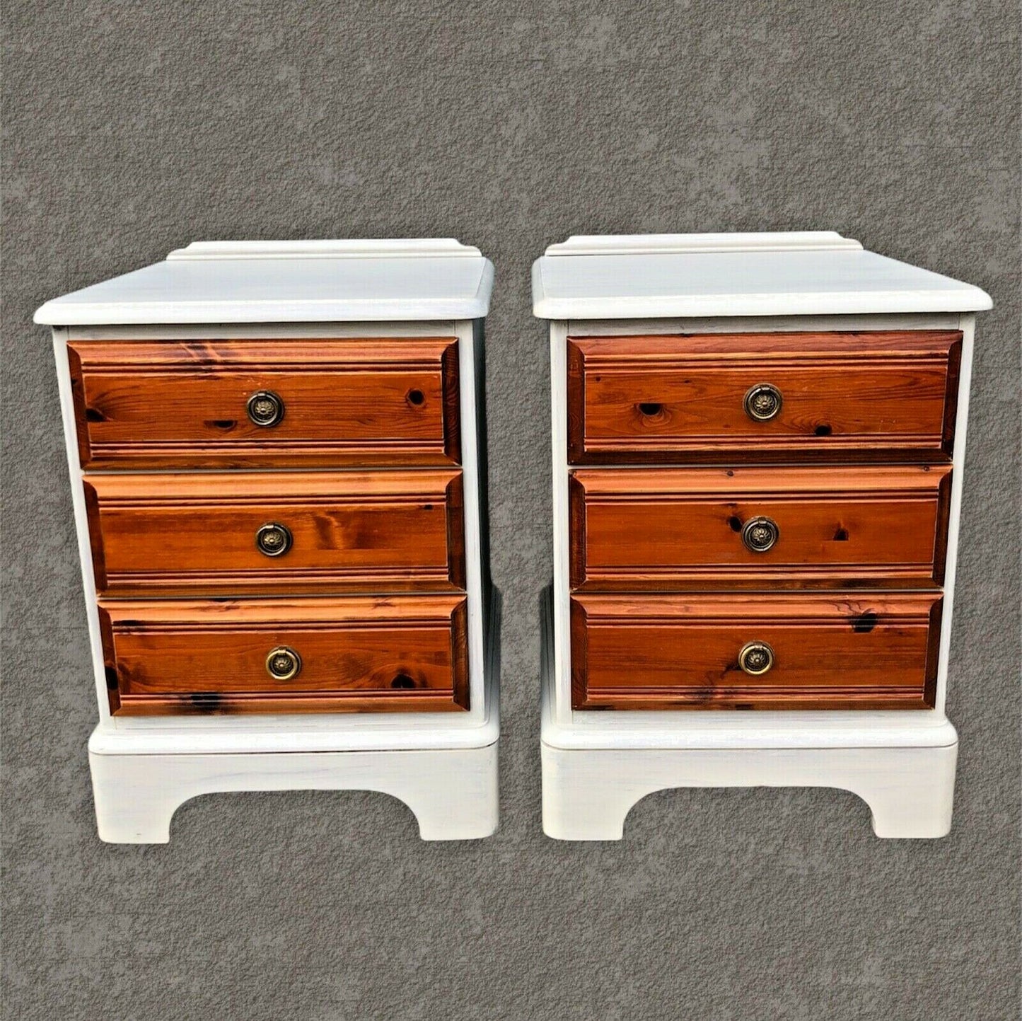 076.....Pair Of Refinished Pine Bedside Chests / Bedside Tables