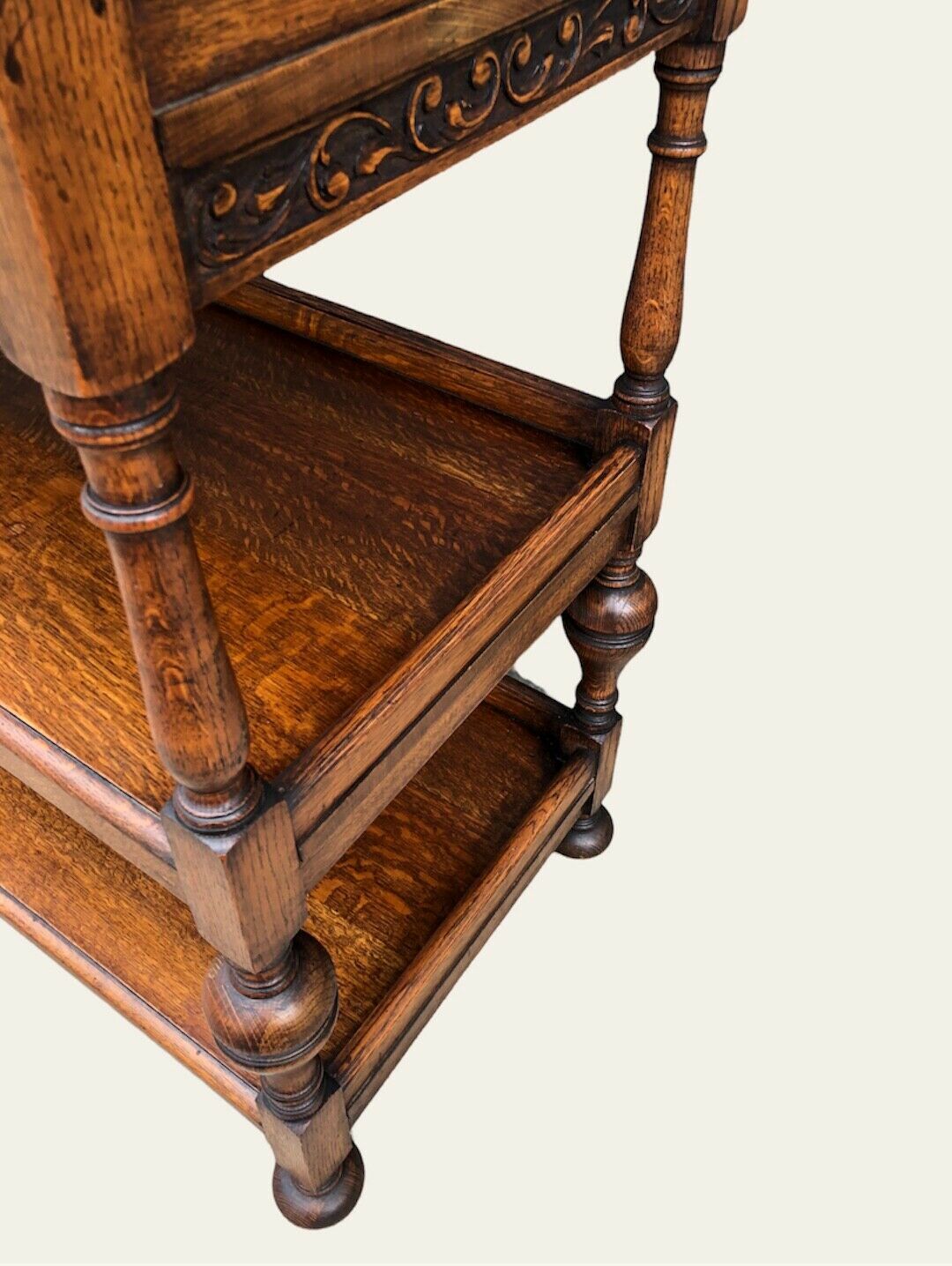 000971.....Stunning Carved Oak Antique Buffet / Sideboard ( sold )