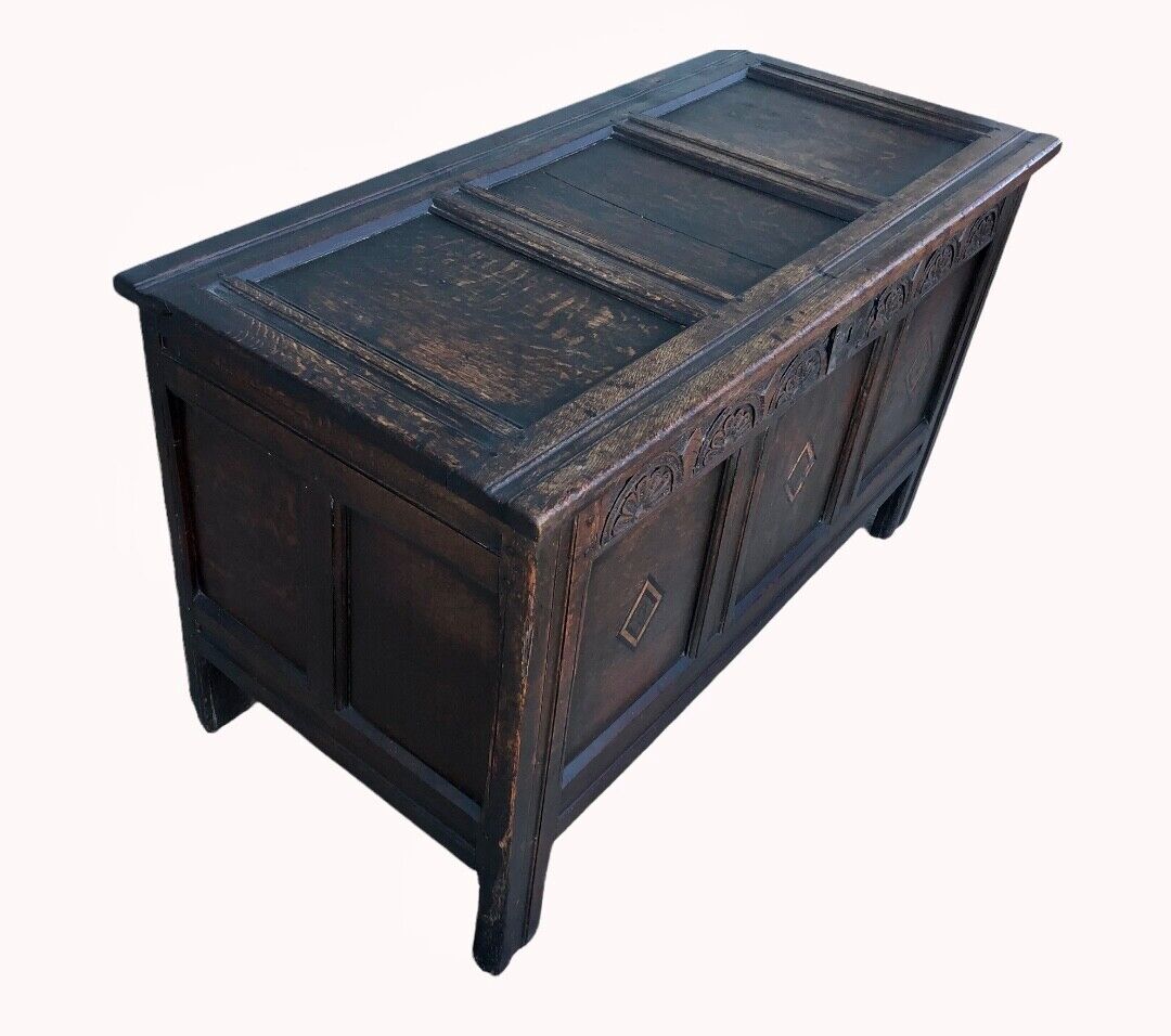 000936....Handsome Antique Oak Coffer / Storage Chest