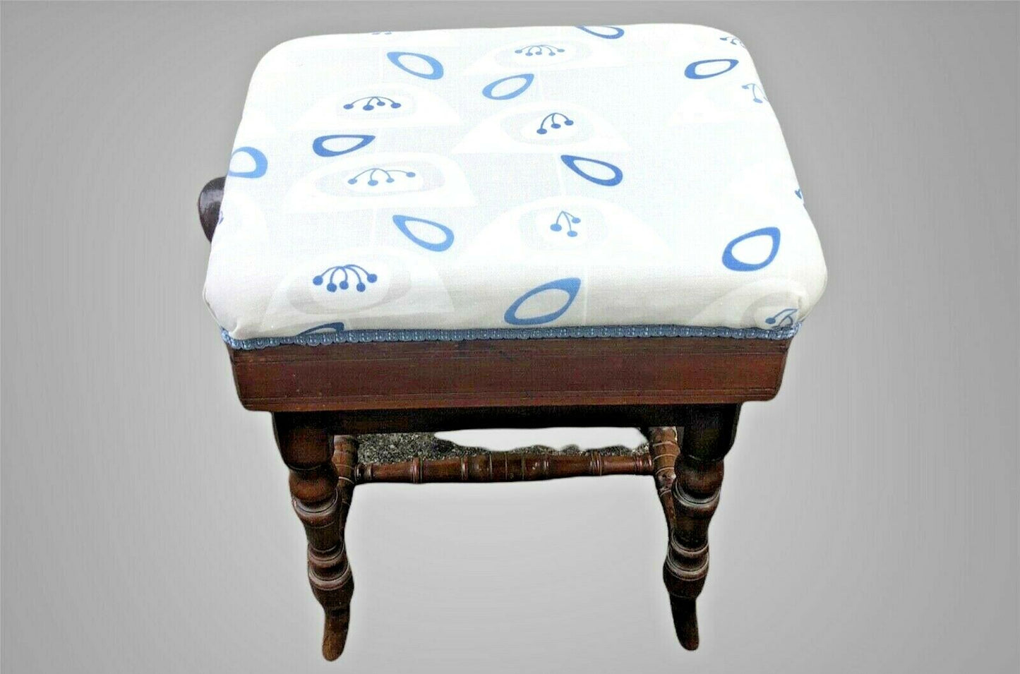 Antique Rosewood Adjustable Piano Stool ( SOLD )