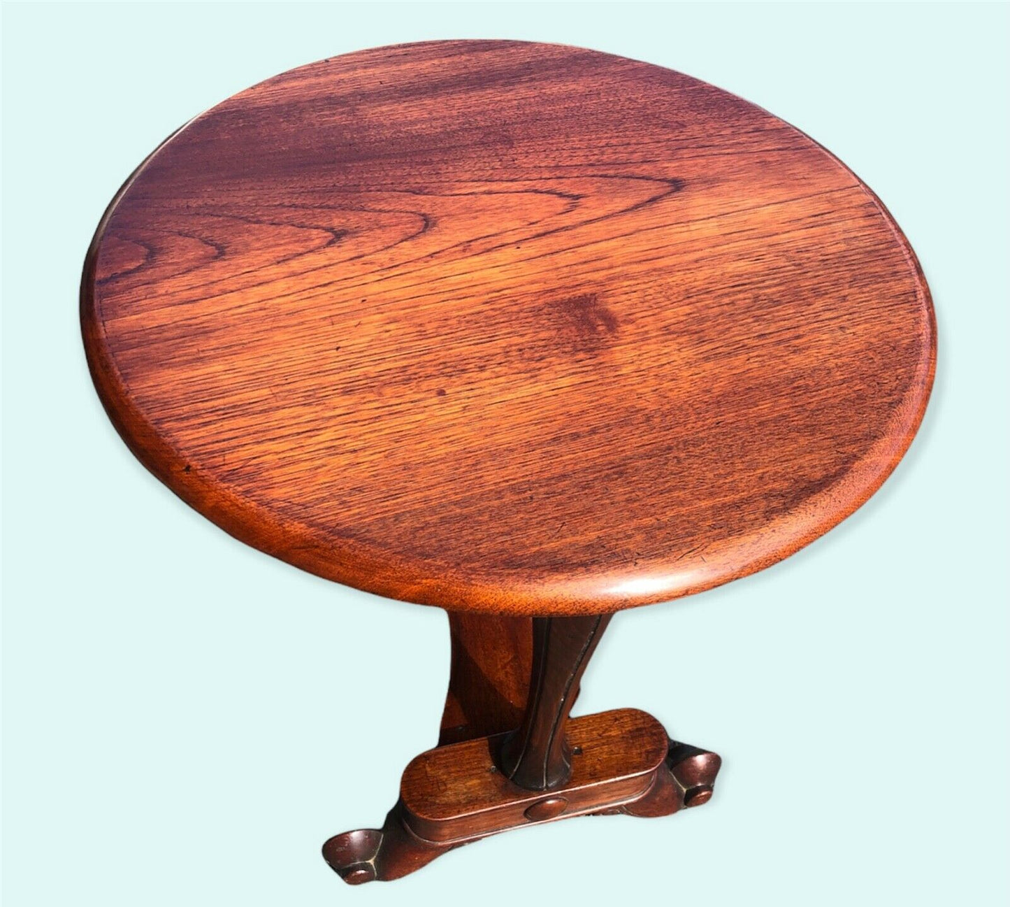 000979.....Antique Mahogany Coffee / Occasional Table