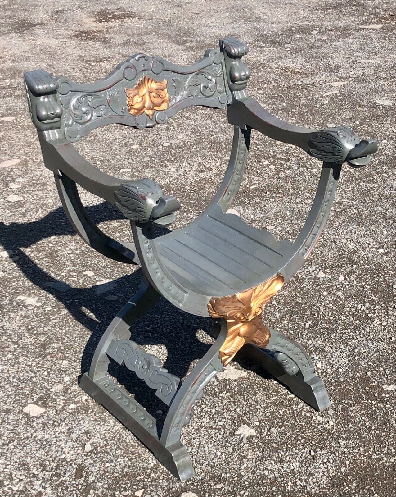 000946....Handsome Vintage Carved Hardwood Hall Chair
