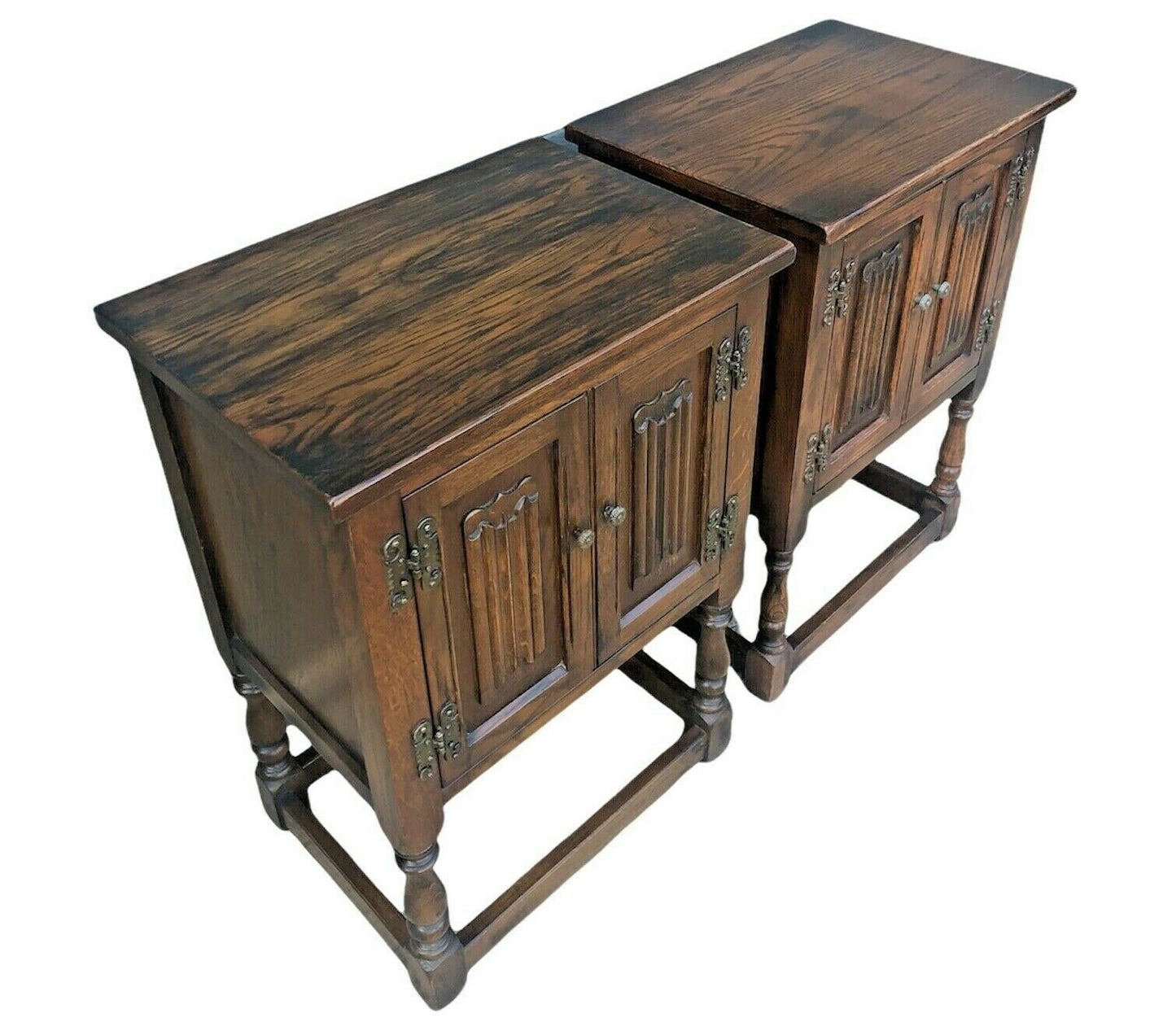Handsome Pair Of Tudor Style Old Charm Bedsides Tables ( SOLD )