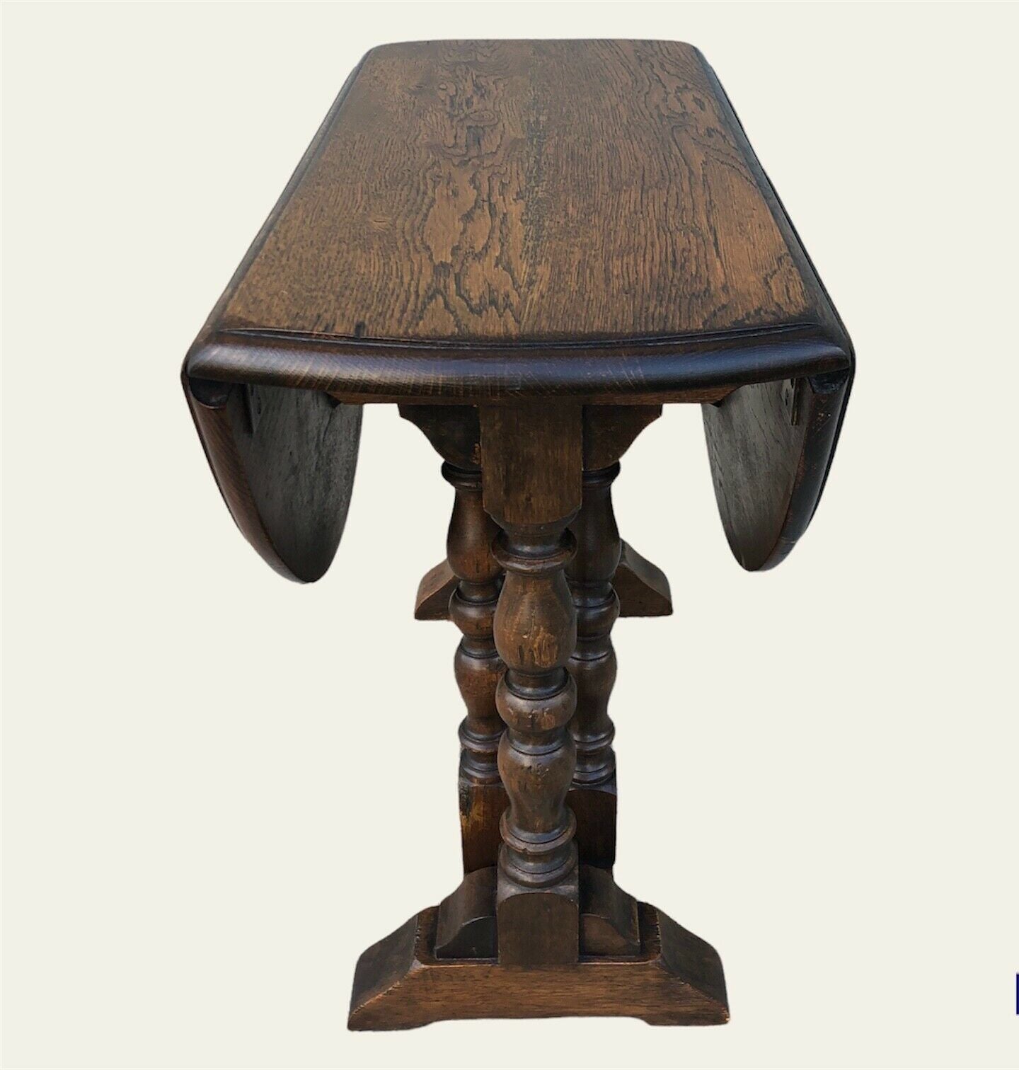 000967....Good Quality Vintage Oak Gateleg Coffee Table / Small Oak Dropleaf (sold )