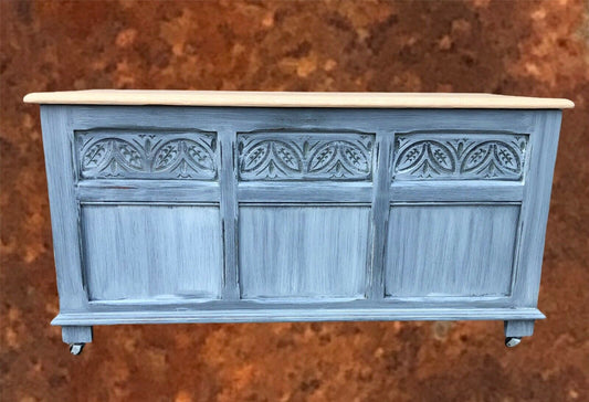 Stunning Vintage Old Charm Coffer / Carved Oak Blanket Storage Chest