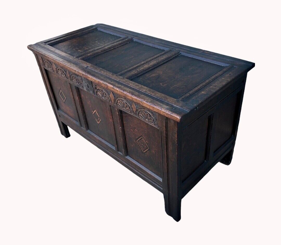000936....Handsome Antique Oak Coffer / Storage Chest
