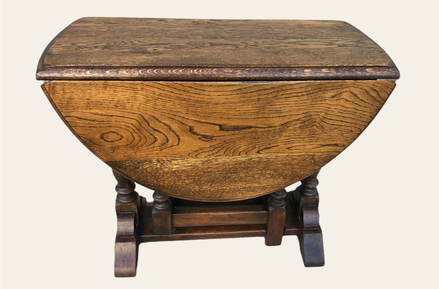 000967....Good Quality Vintage Oak Gateleg Coffee Table / Small Oak Dropleaf (sold )