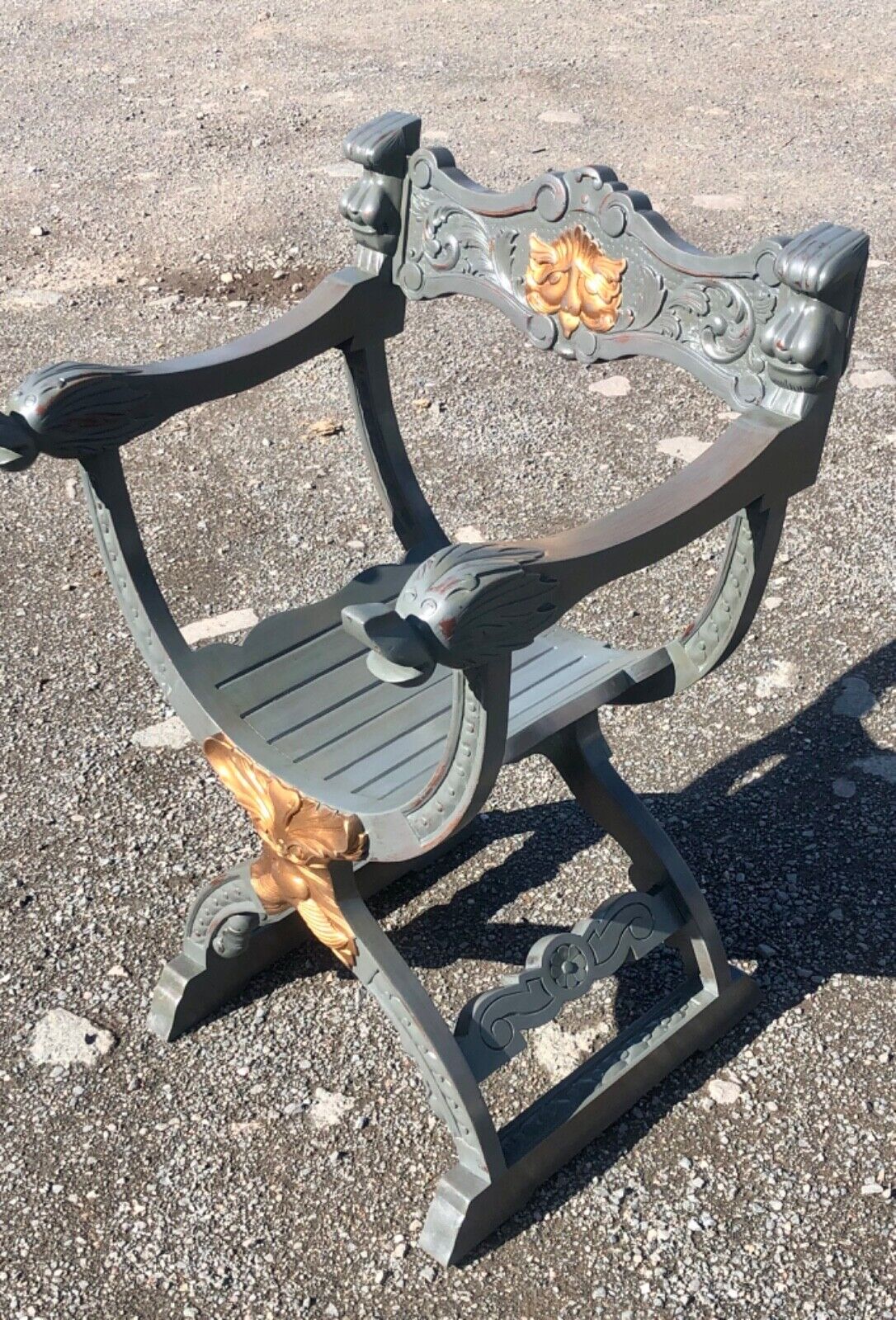 000946....Handsome Vintage Carved Hardwood Hall Chair