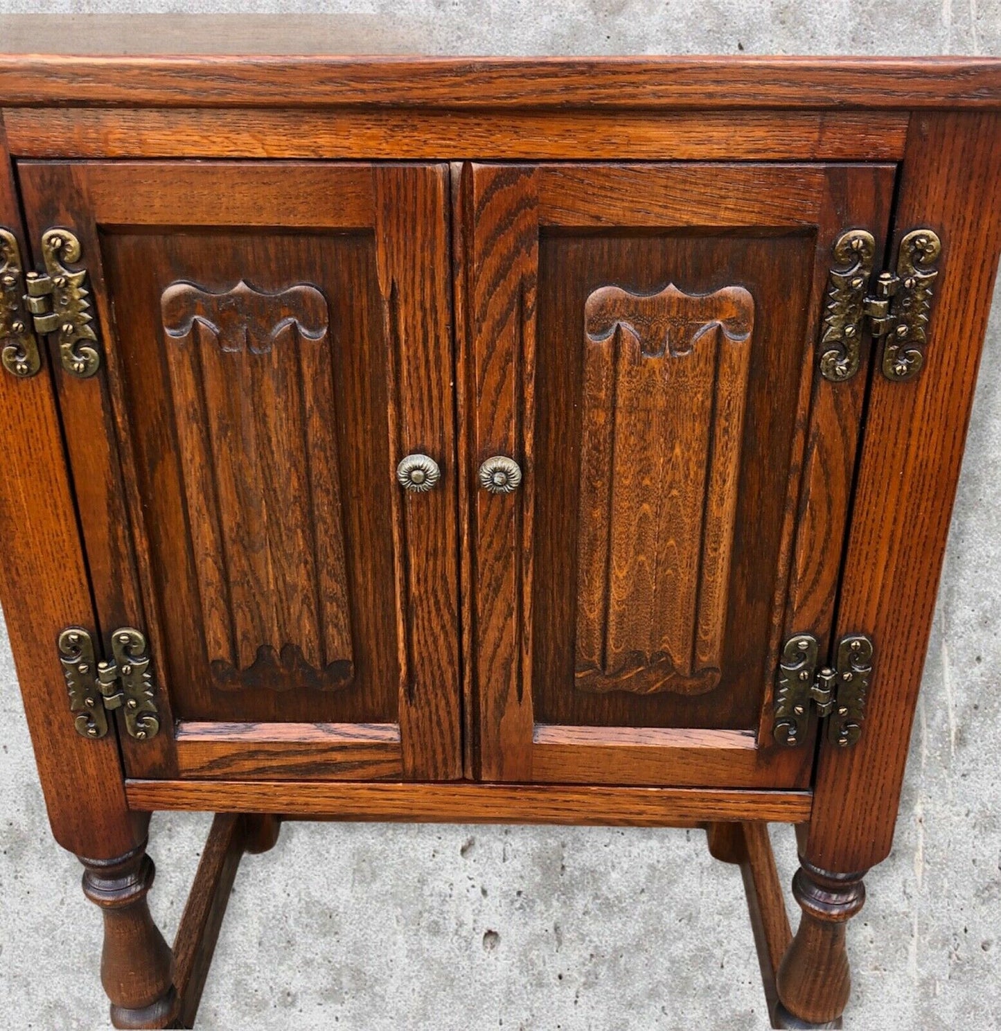 Old Charm Bedside Cabinet / Vintage Bedside Table ( SOLD )
