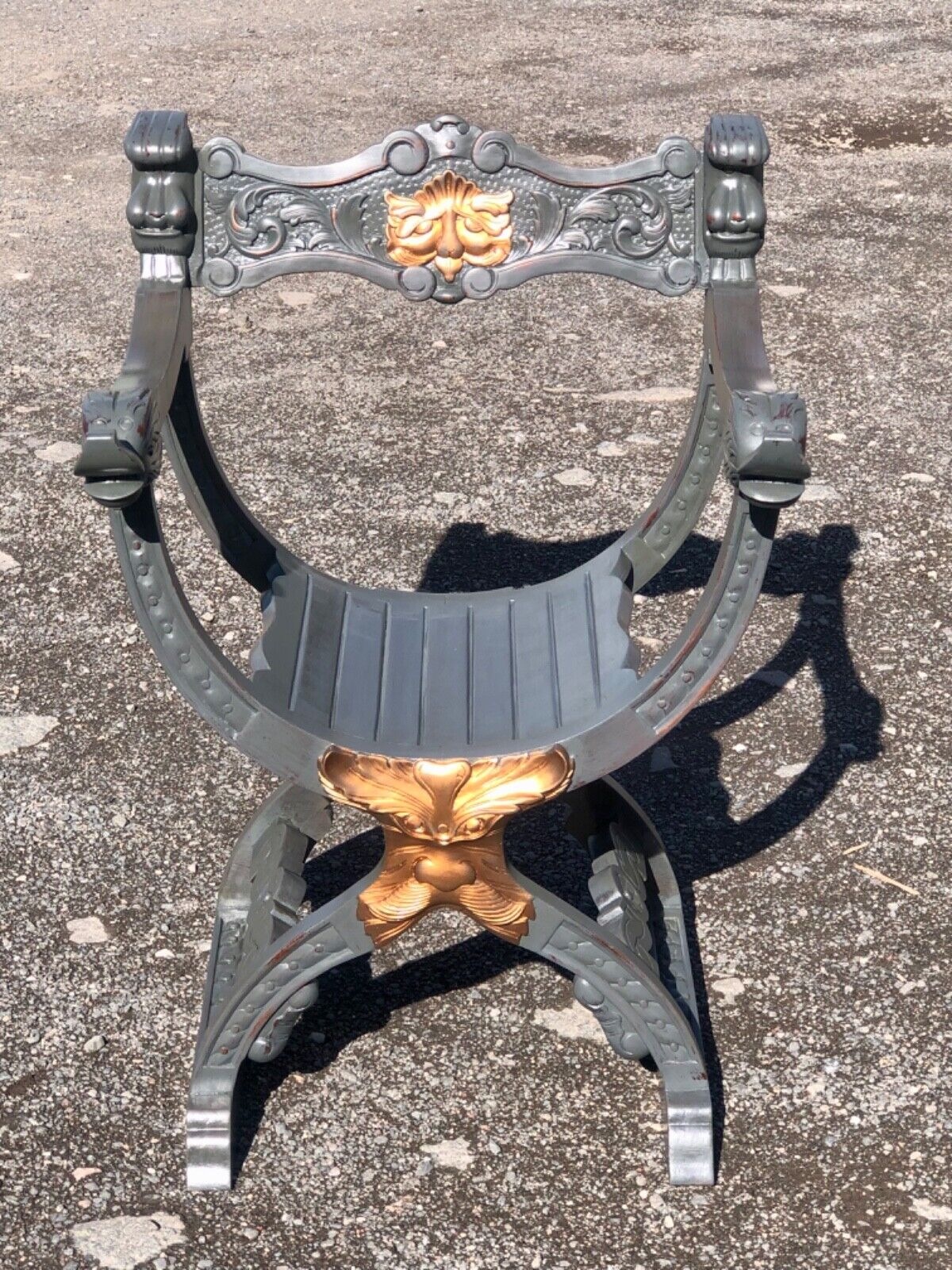 000946....Handsome Vintage Carved Hardwood Hall Chair