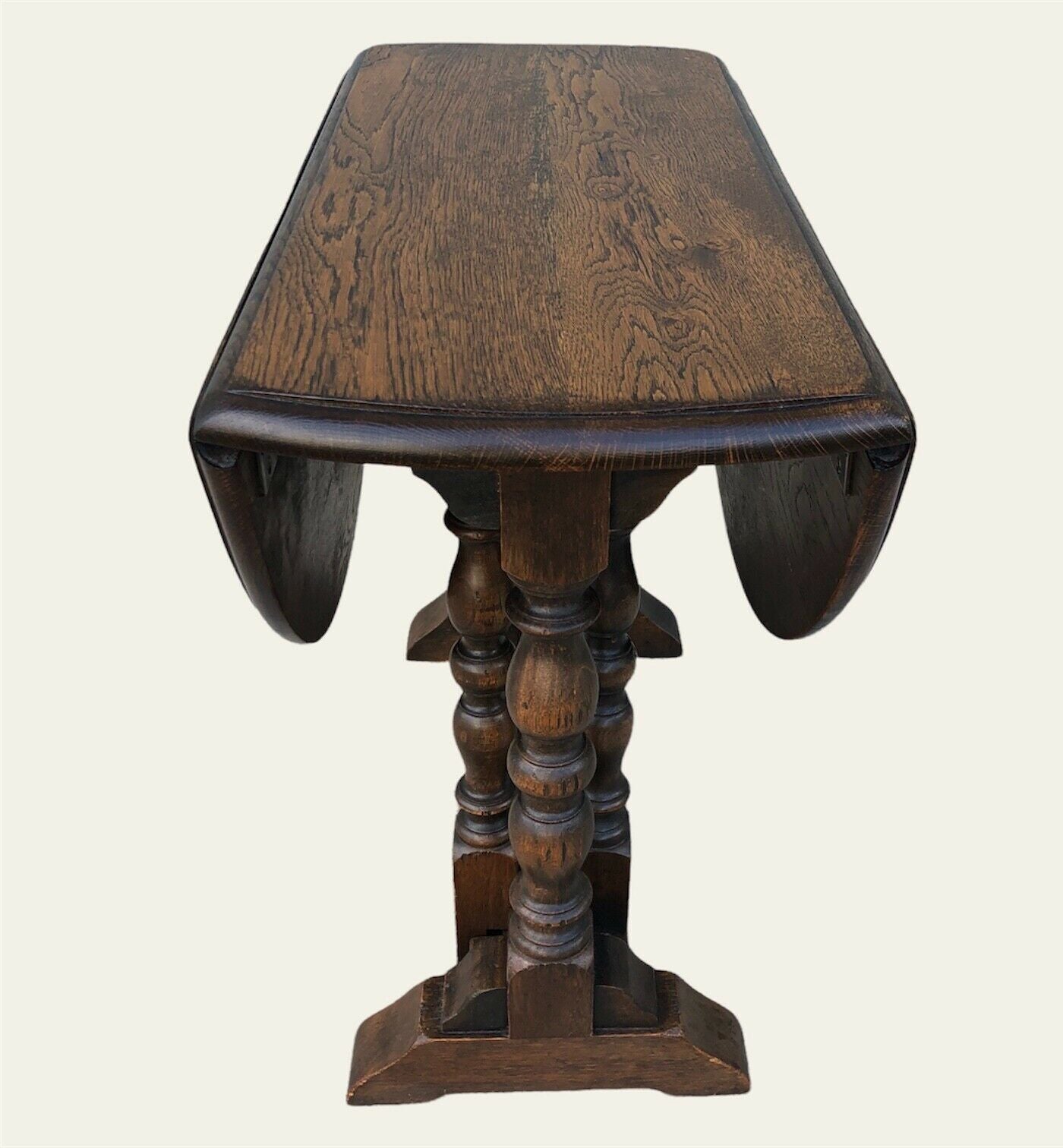 000967....Good Quality Vintage Oak Gateleg Coffee Table / Small Oak Dropleaf (sold )