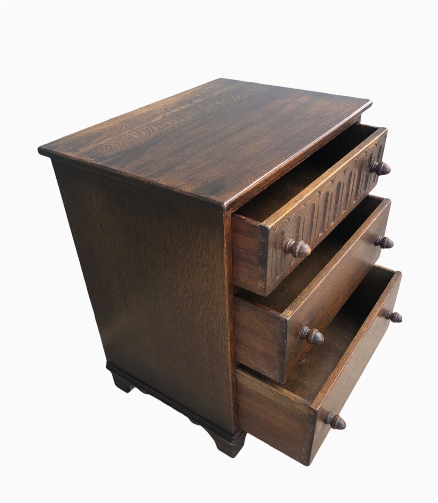 000945....Vintage Oak Bedside Chest / Bedside Table ( sold )