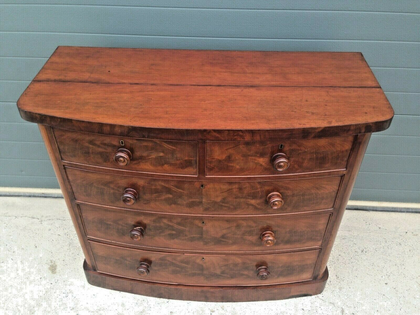 Antique Chest Of Drawers / Flame Mahogany Bow Front Chest ( SOLD )