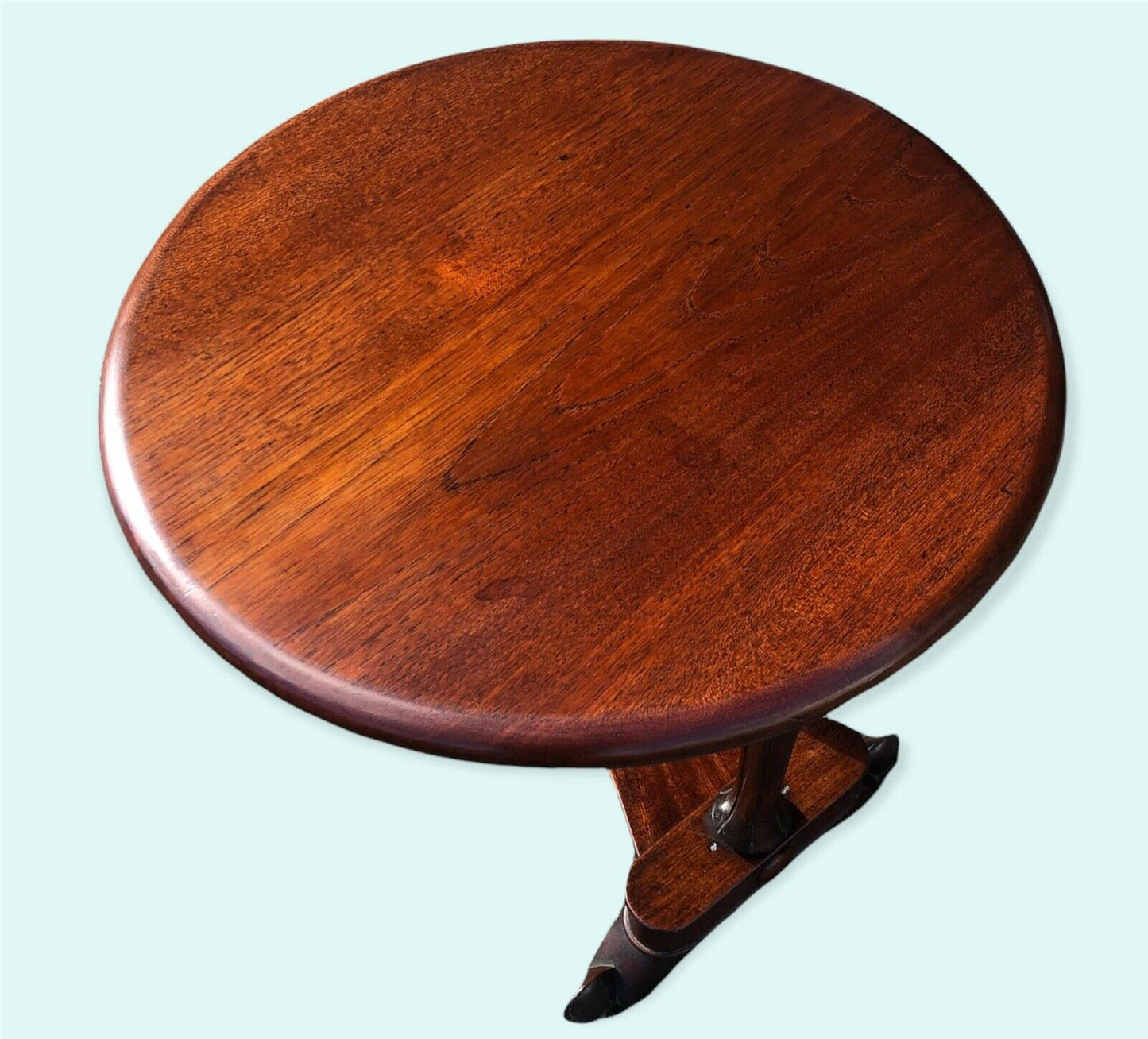 000979.....Antique Mahogany Coffee / Occasional Table