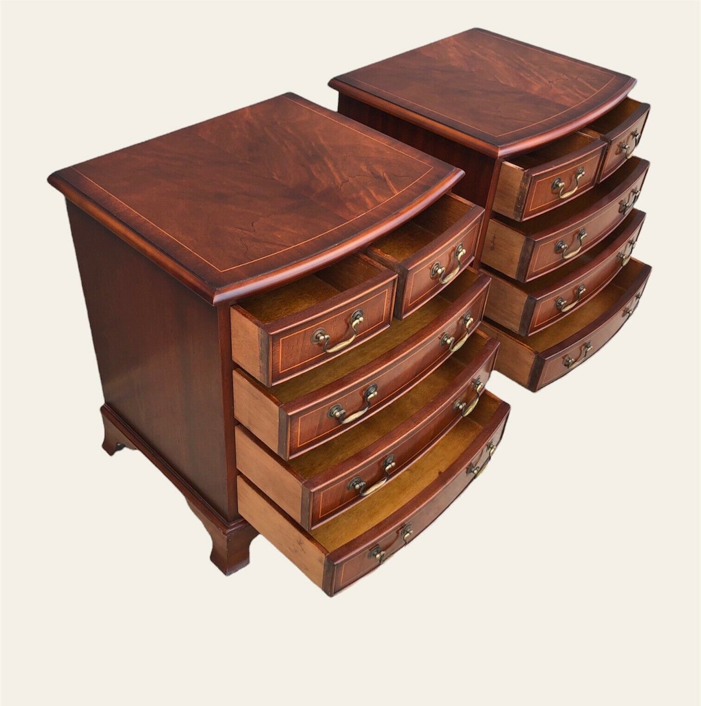 000951....Handsome Pair Vintage Bedside Chests / Small Chests Of Drawers ( sold )
