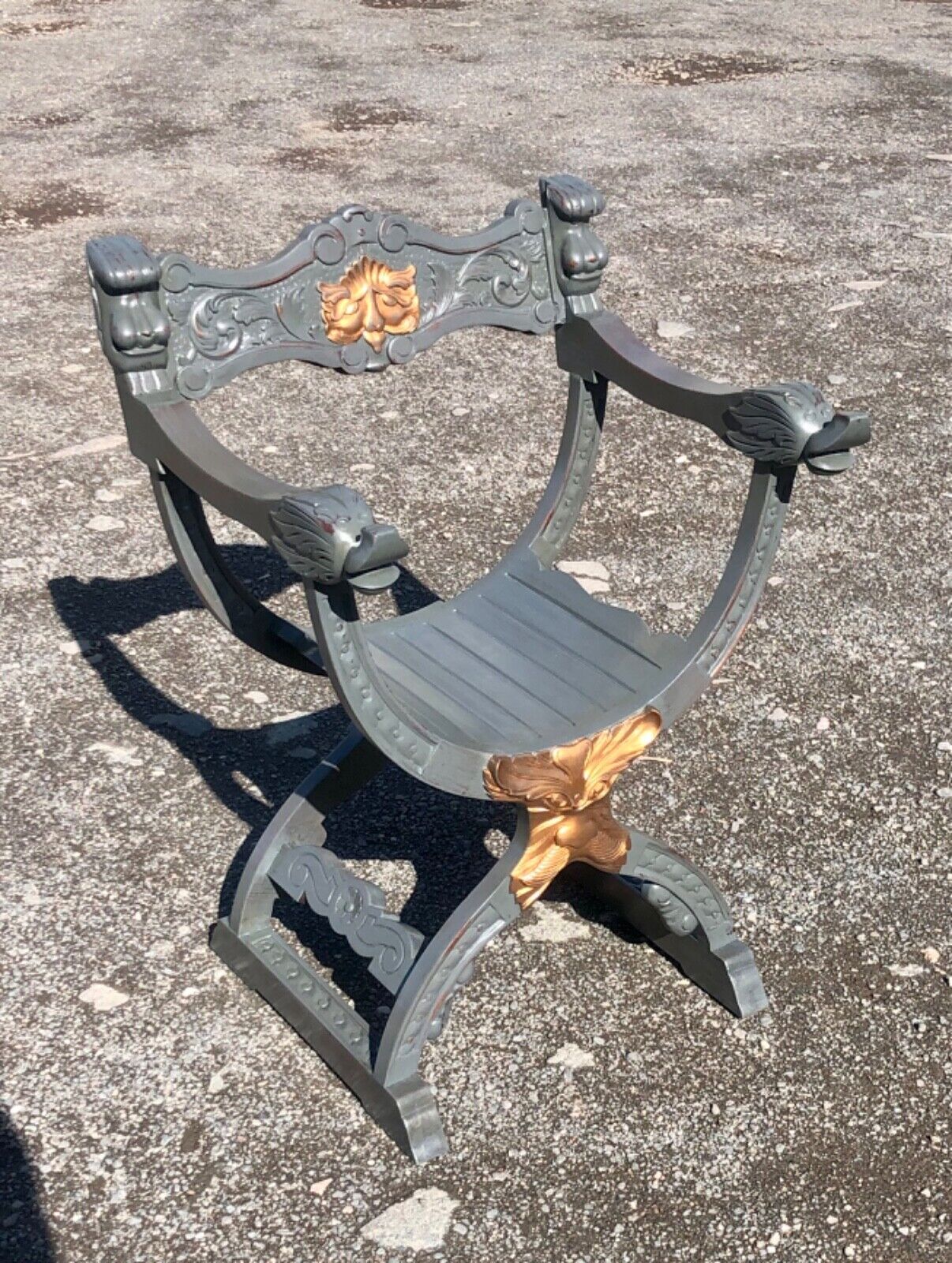 000946....Handsome Vintage Carved Hardwood Hall Chair